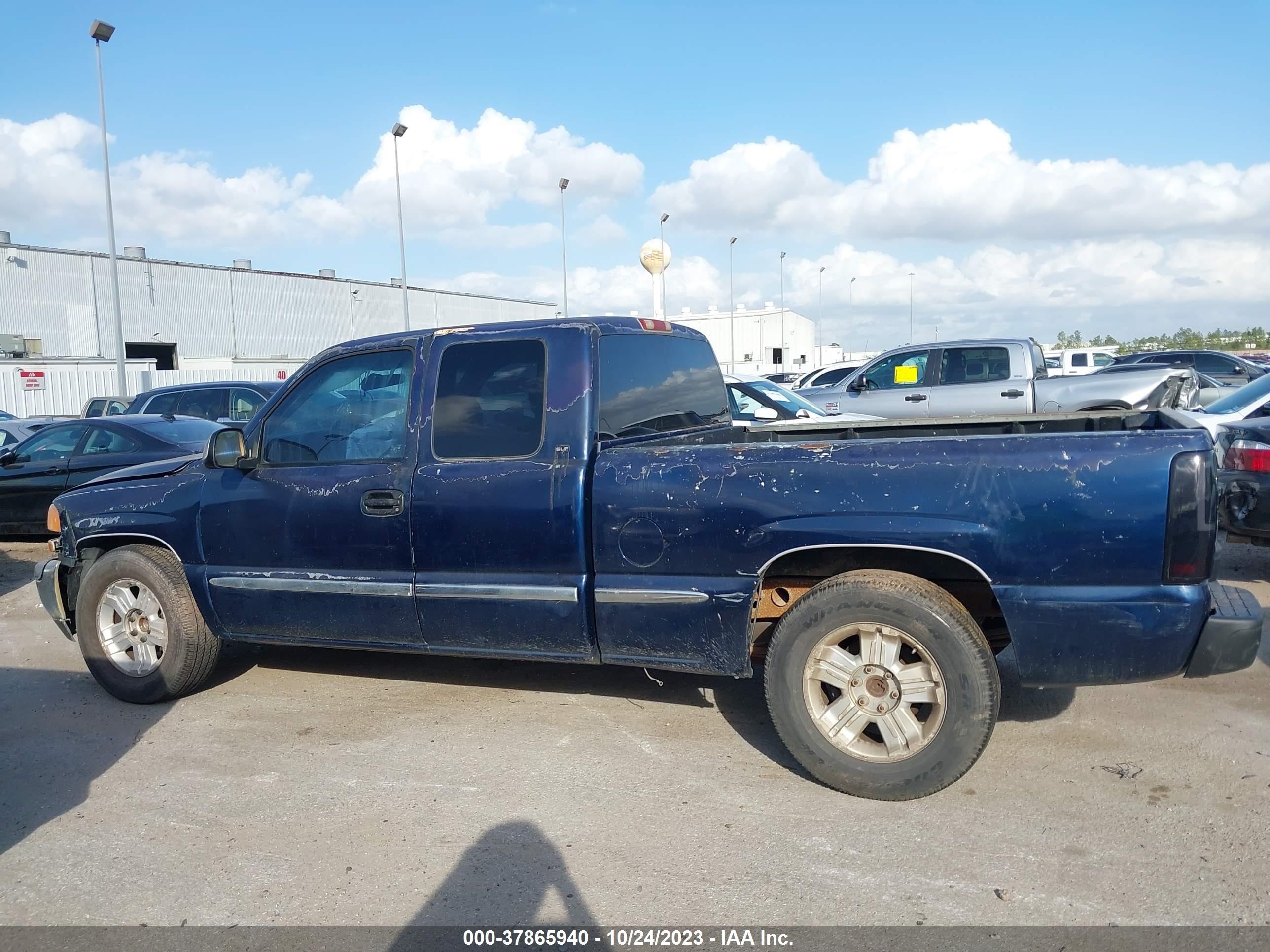 Photo 13 VIN: 2GTEC19V7X1528988 - GMC SIERRA 