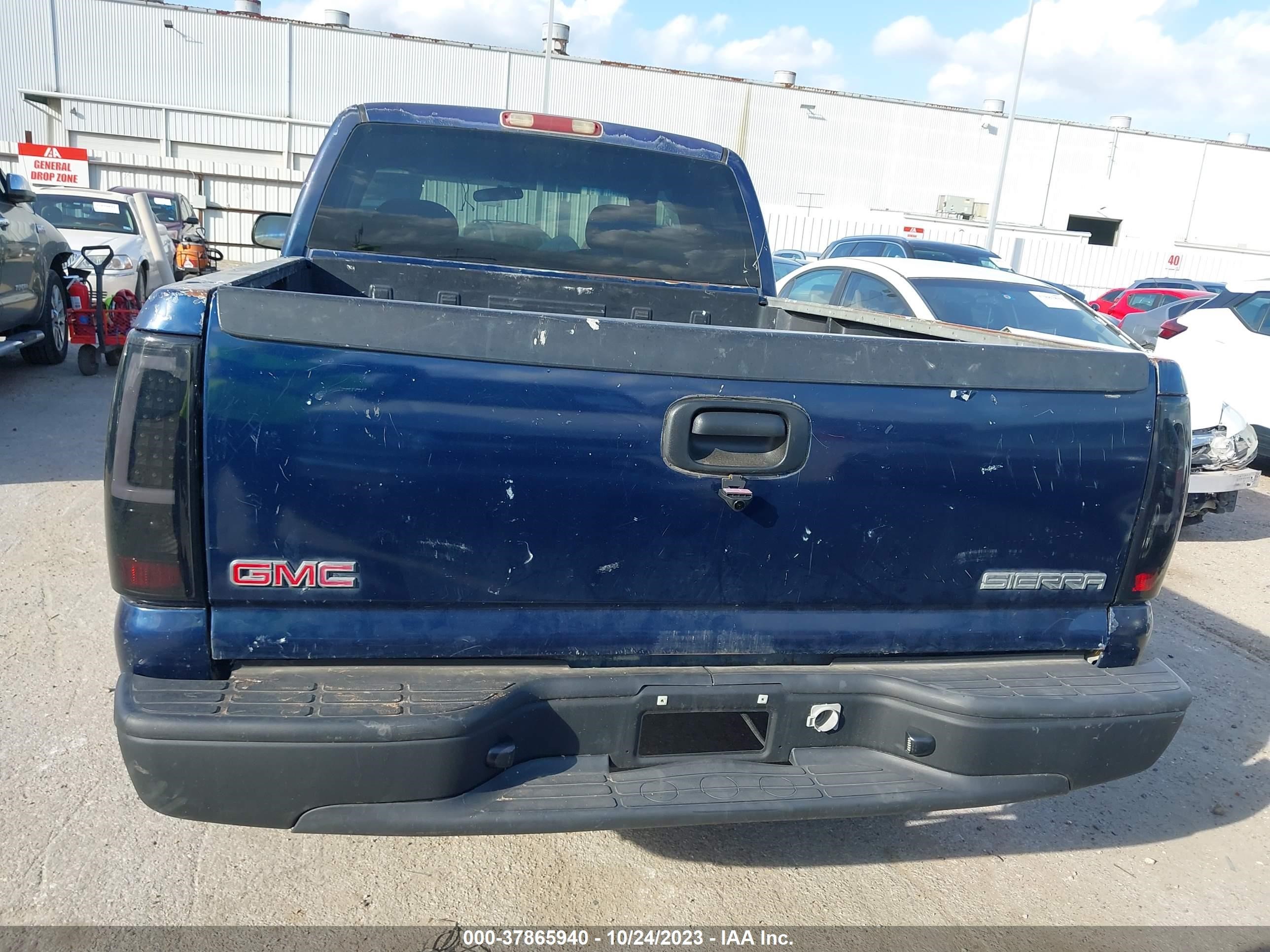 Photo 15 VIN: 2GTEC19V7X1528988 - GMC SIERRA 