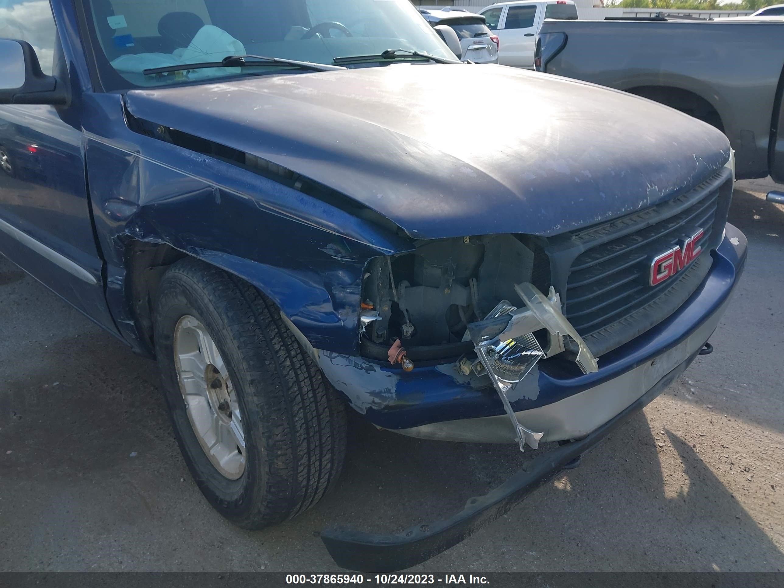 Photo 5 VIN: 2GTEC19V7X1528988 - GMC SIERRA 