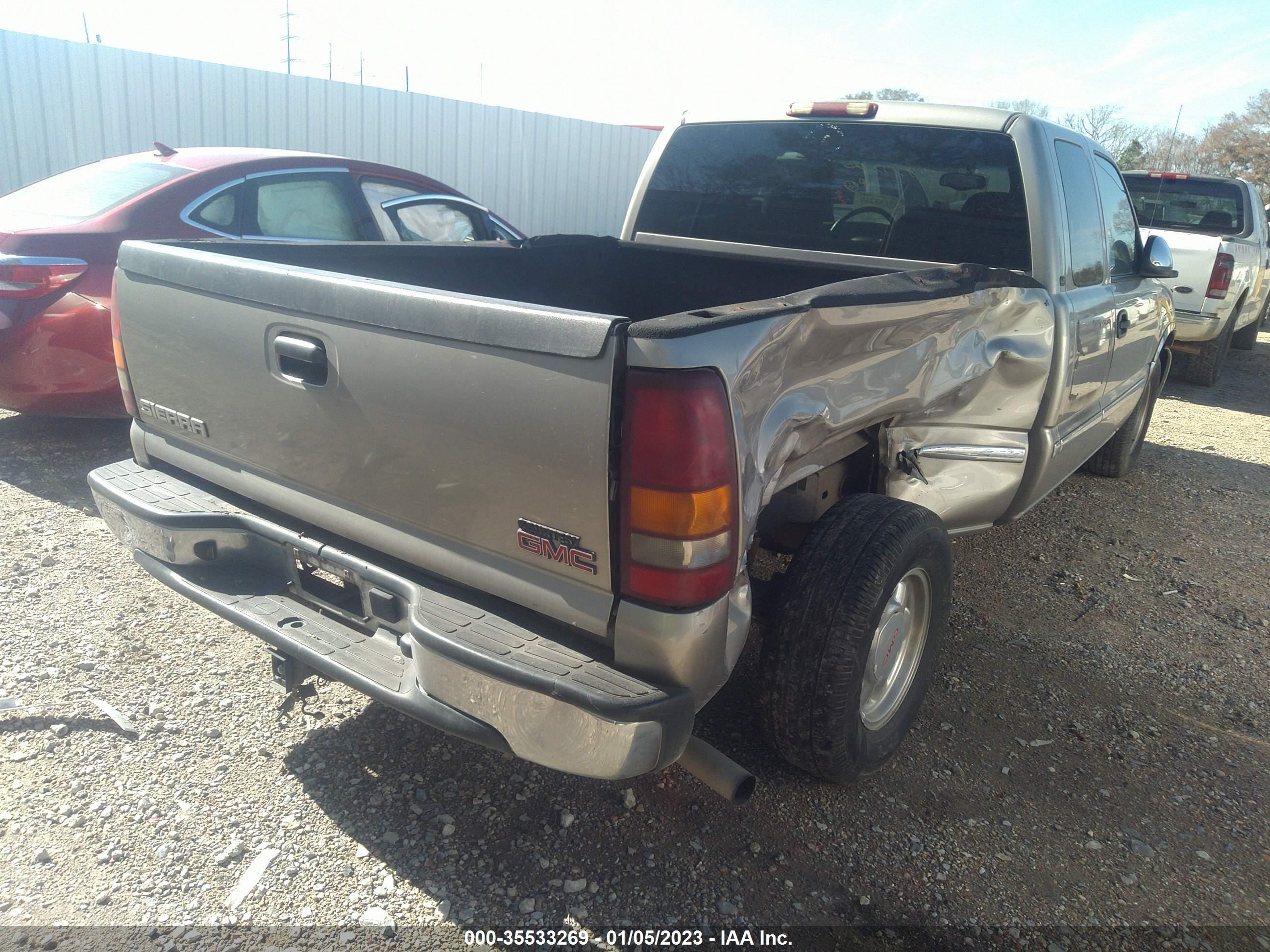 Photo 3 VIN: 2GTEC19V821305576 - GMC SIERRA 