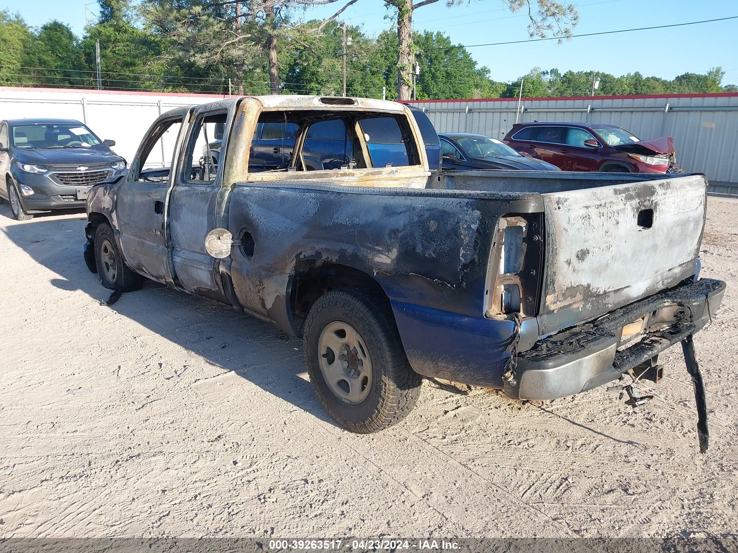 Photo 2 VIN: 2GTEC19V831121322 - GMC SIERRA 