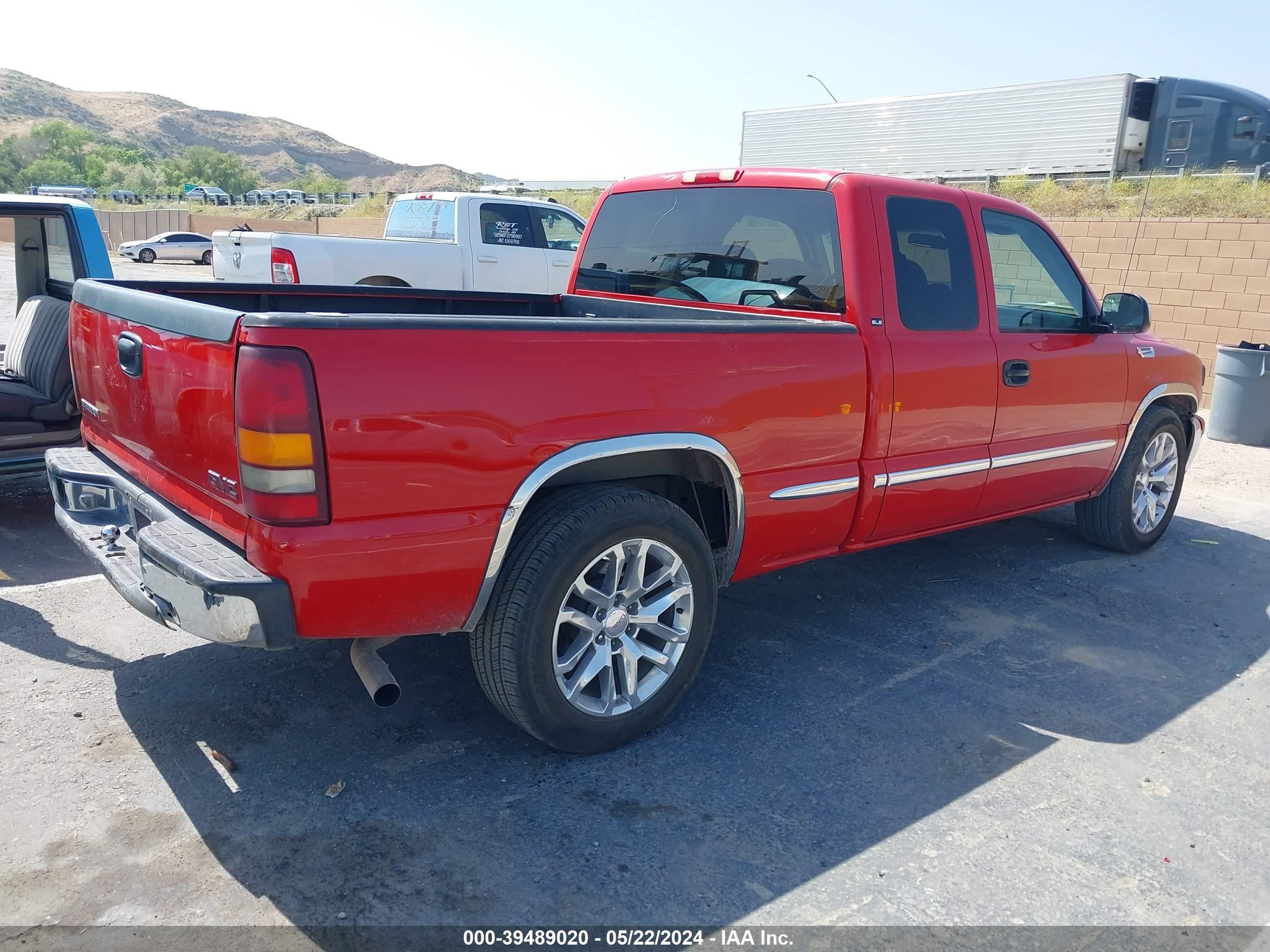 Photo 3 VIN: 2GTEC19V9Y1293382 - GMC SIERRA 