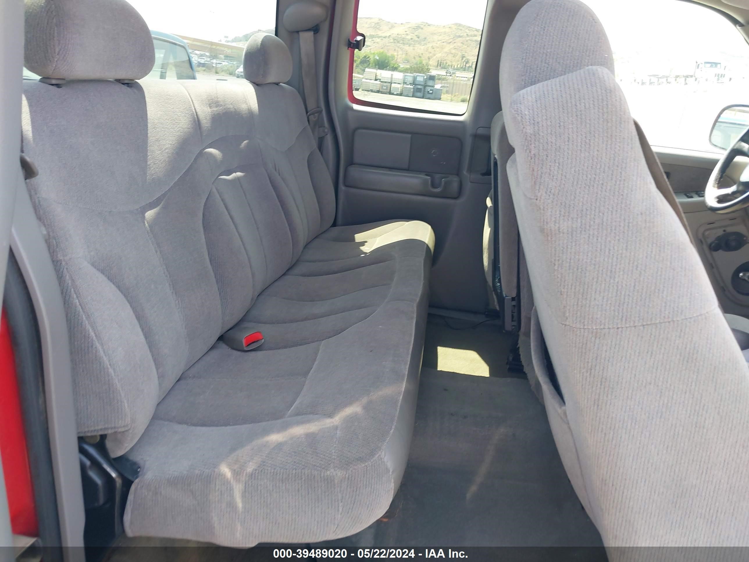 Photo 7 VIN: 2GTEC19V9Y1293382 - GMC SIERRA 