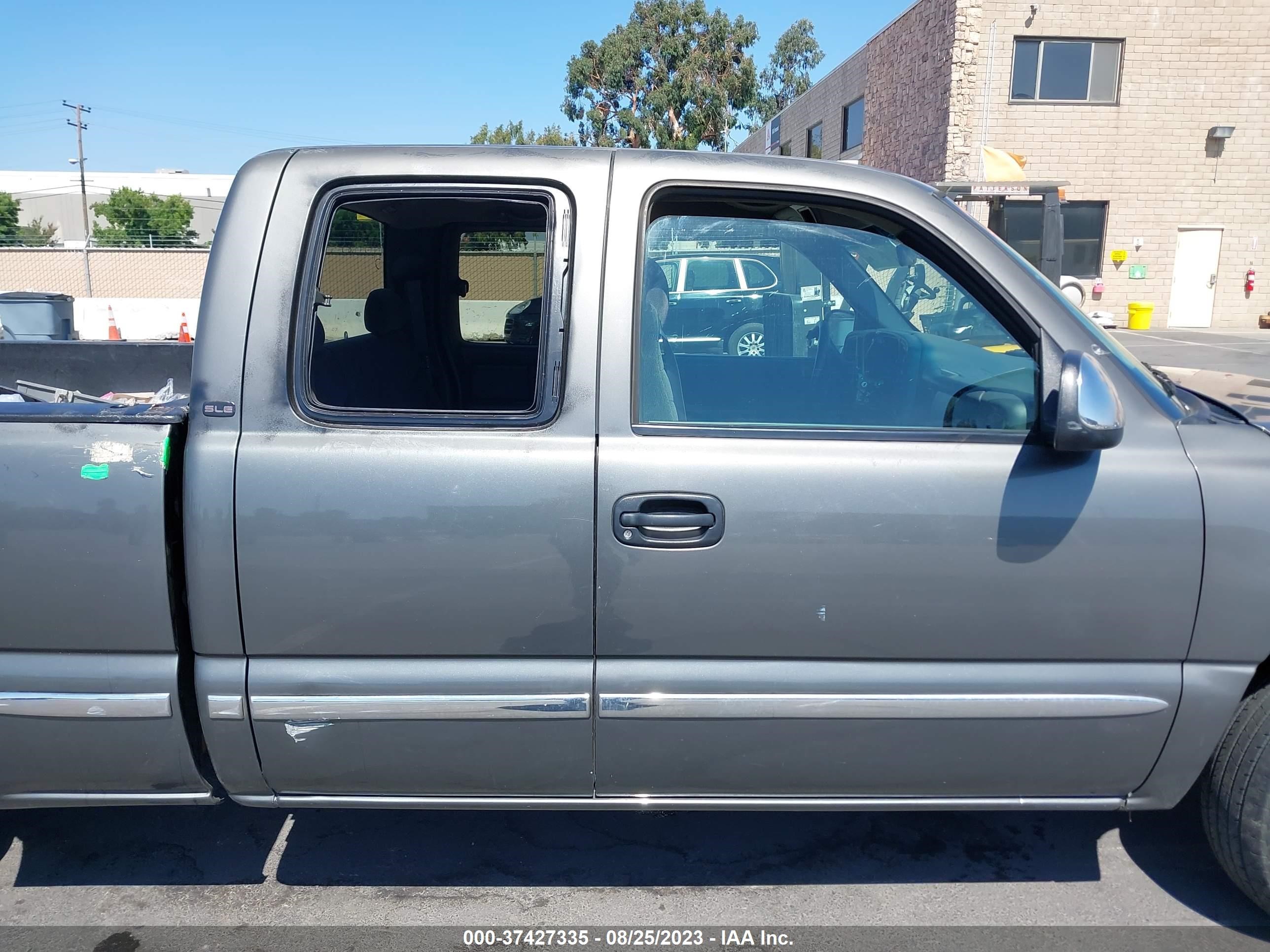 Photo 11 VIN: 2GTEC19VXY1320850 - GMC SIERRA 