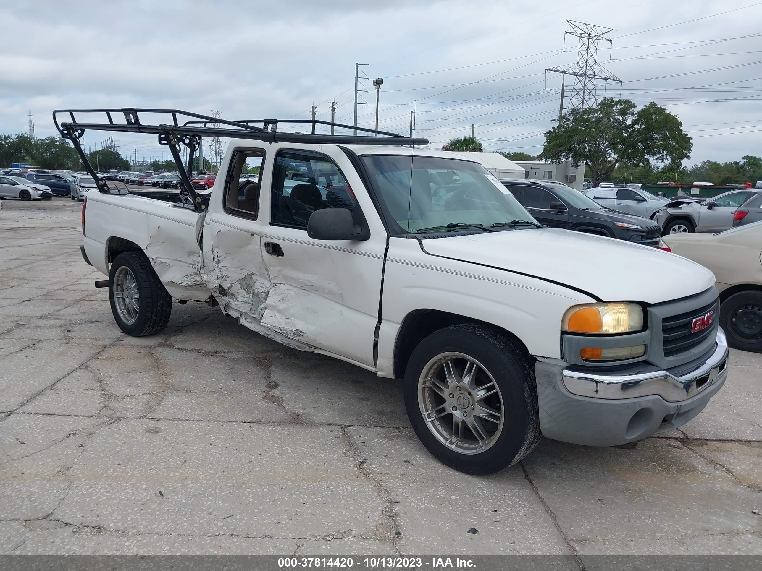 Photo 0 VIN: 2GTEC19X131246390 - GMC SIERRA 