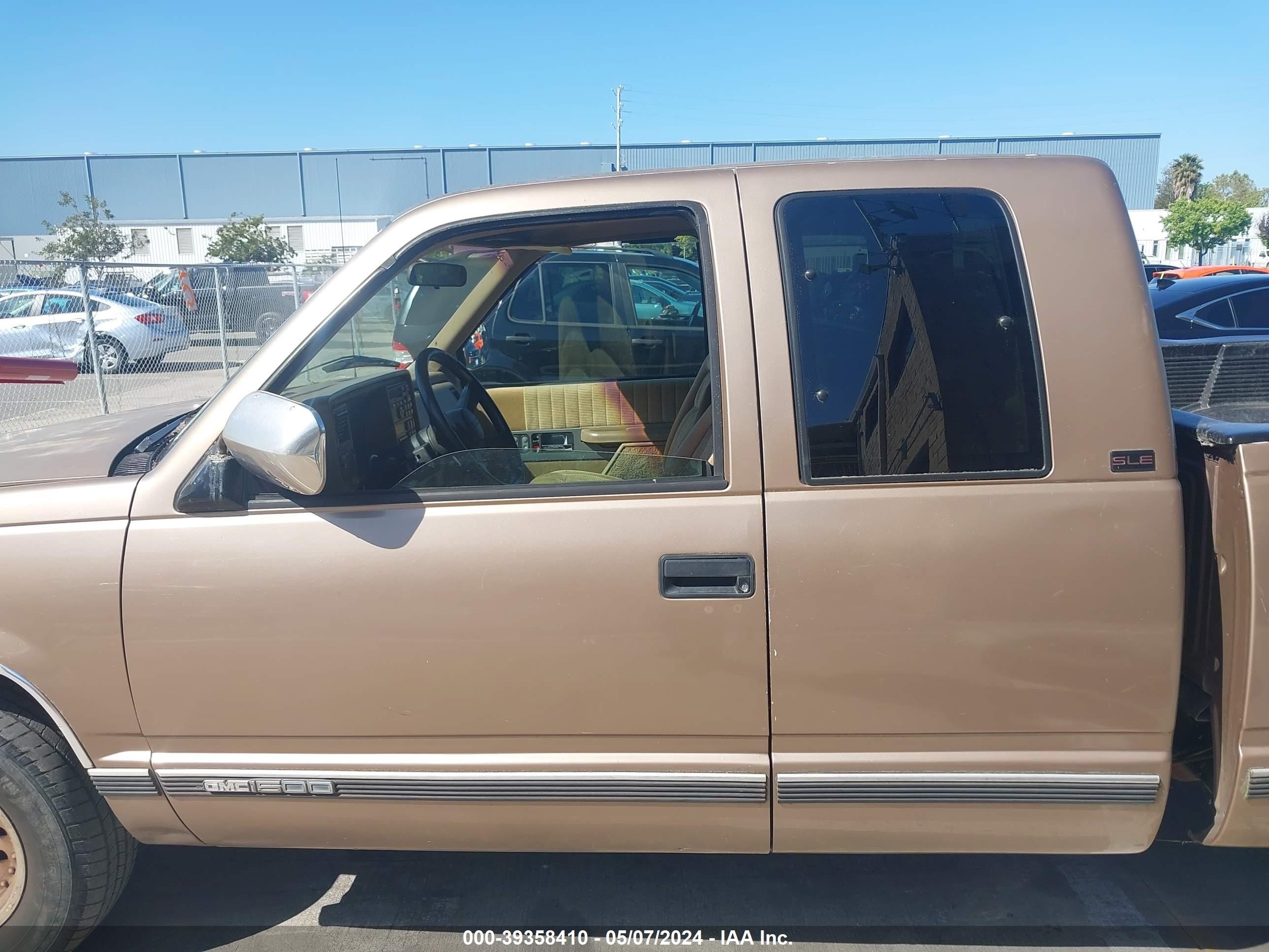 Photo 14 VIN: 2GTEC19Z2R1580972 - GMC SIERRA 