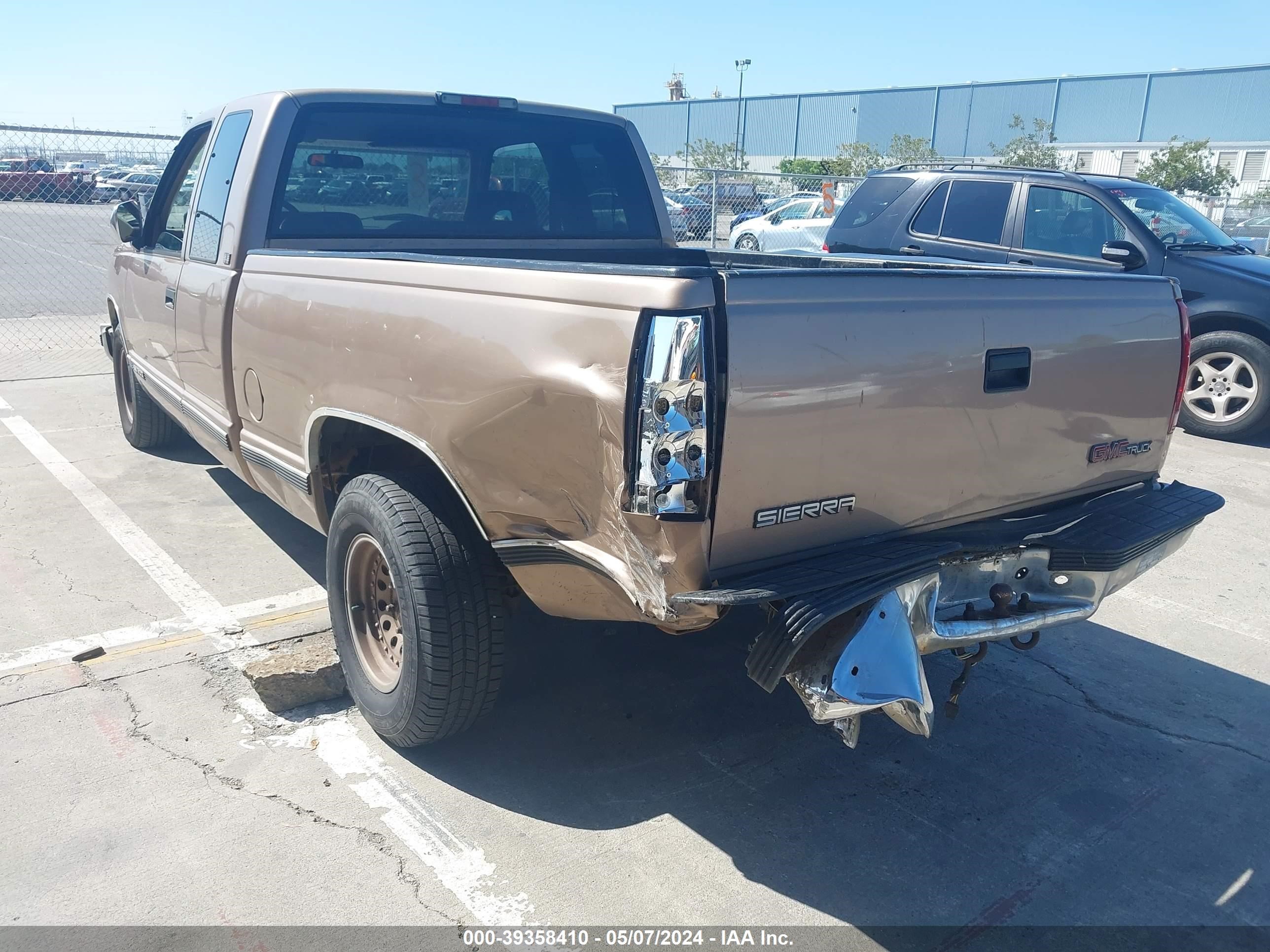 Photo 5 VIN: 2GTEC19Z2R1580972 - GMC SIERRA 