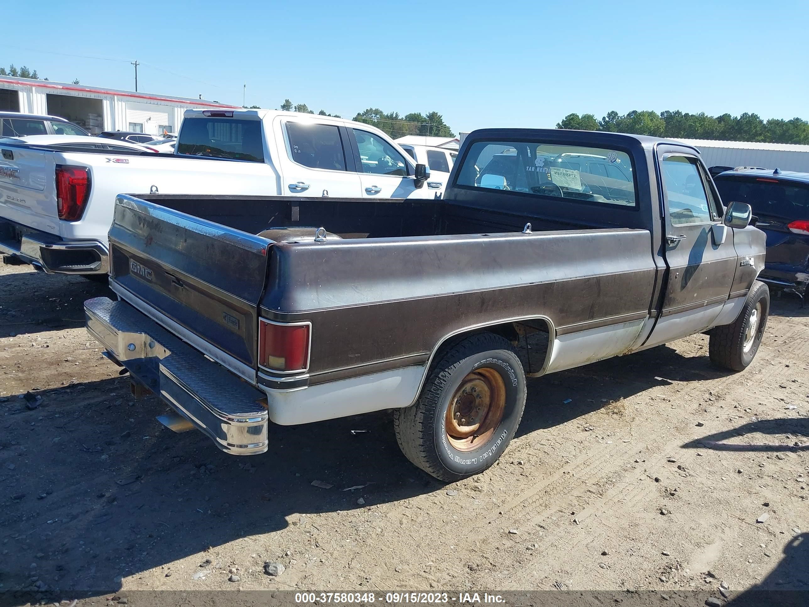 Photo 3 VIN: 2GTEC24H9G1530443 - GMC NULL 