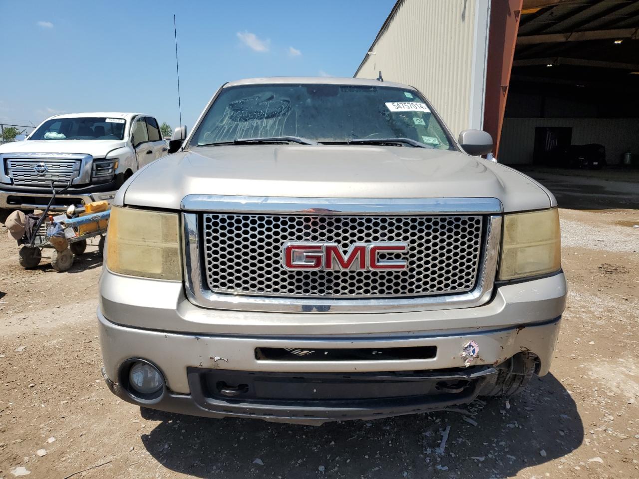 Photo 4 VIN: 2GTEC638181312698 - GMC SIERRA 