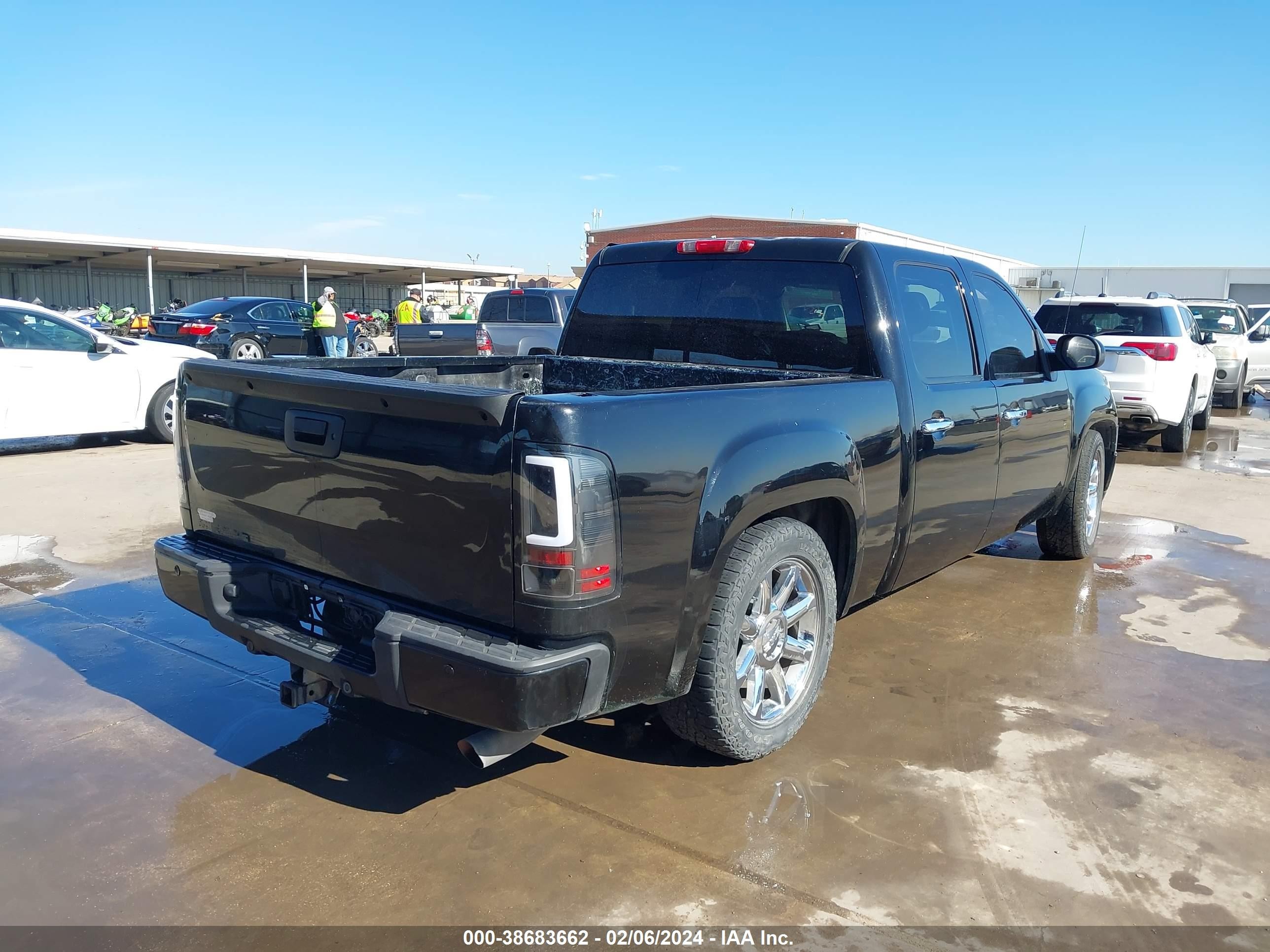 Photo 3 VIN: 2GTEC638771723599 - GMC SIERRA 