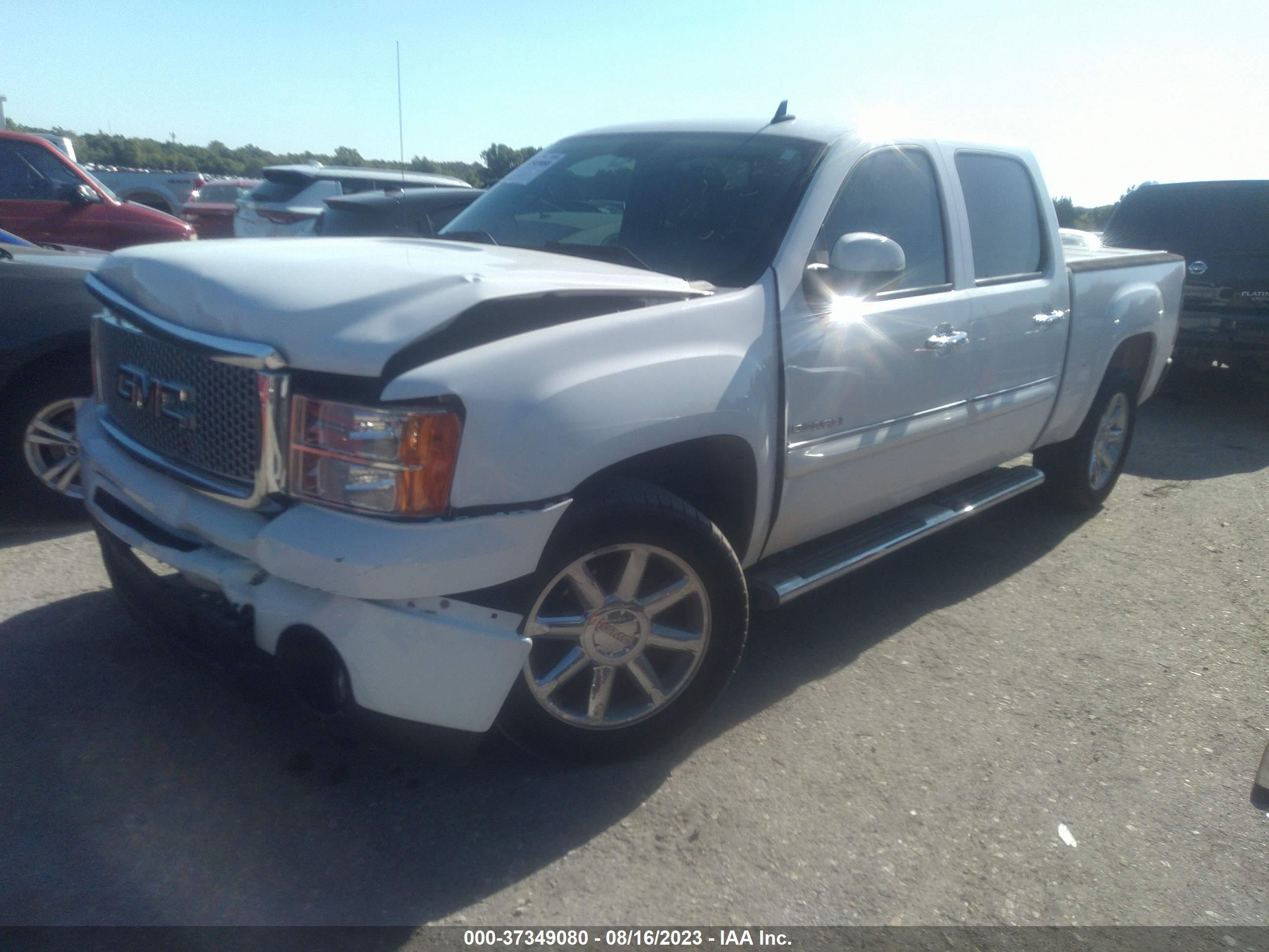 Photo 1 VIN: 2GTEC638X81188477 - GMC SIERRA 