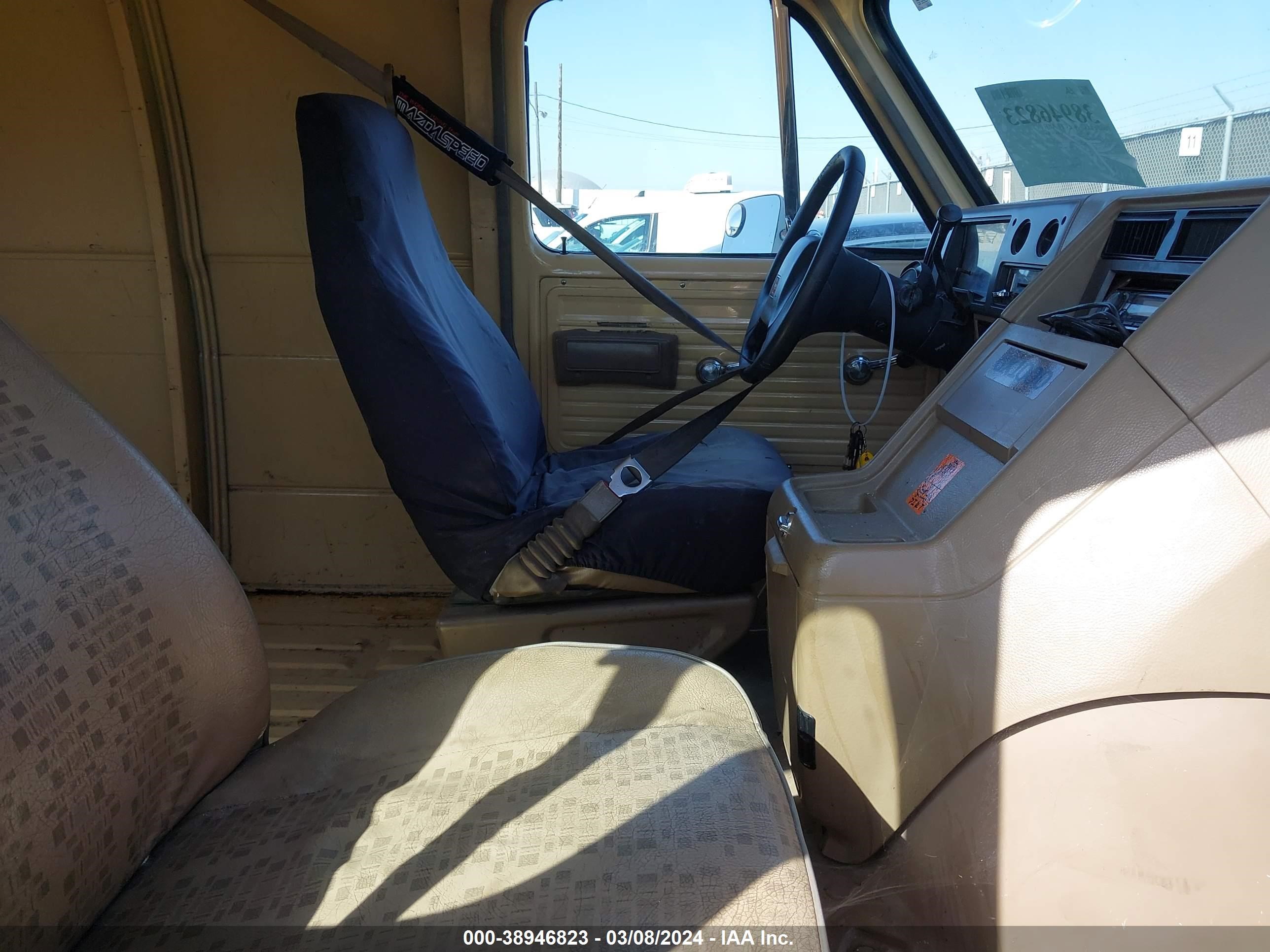 Photo 4 VIN: 2GTEG25H8N4519478 - GMC VANDURA 