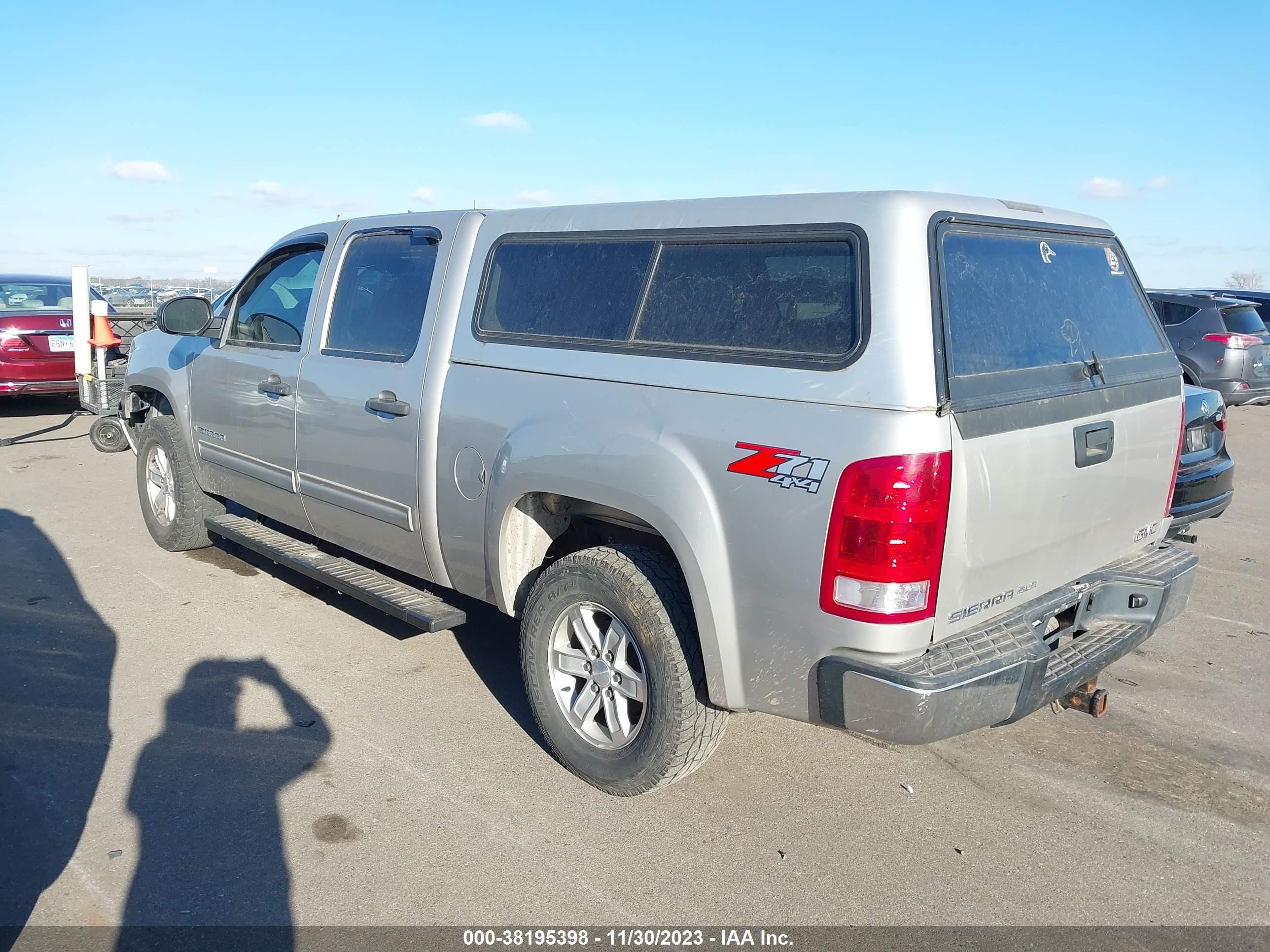 Photo 2 VIN: 2GTEK133371613417 - GMC SIERRA 