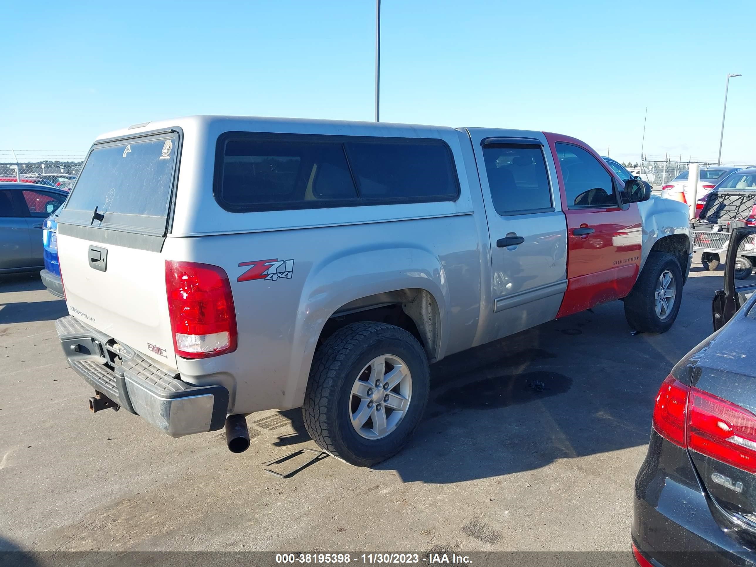 Photo 3 VIN: 2GTEK133371613417 - GMC SIERRA 