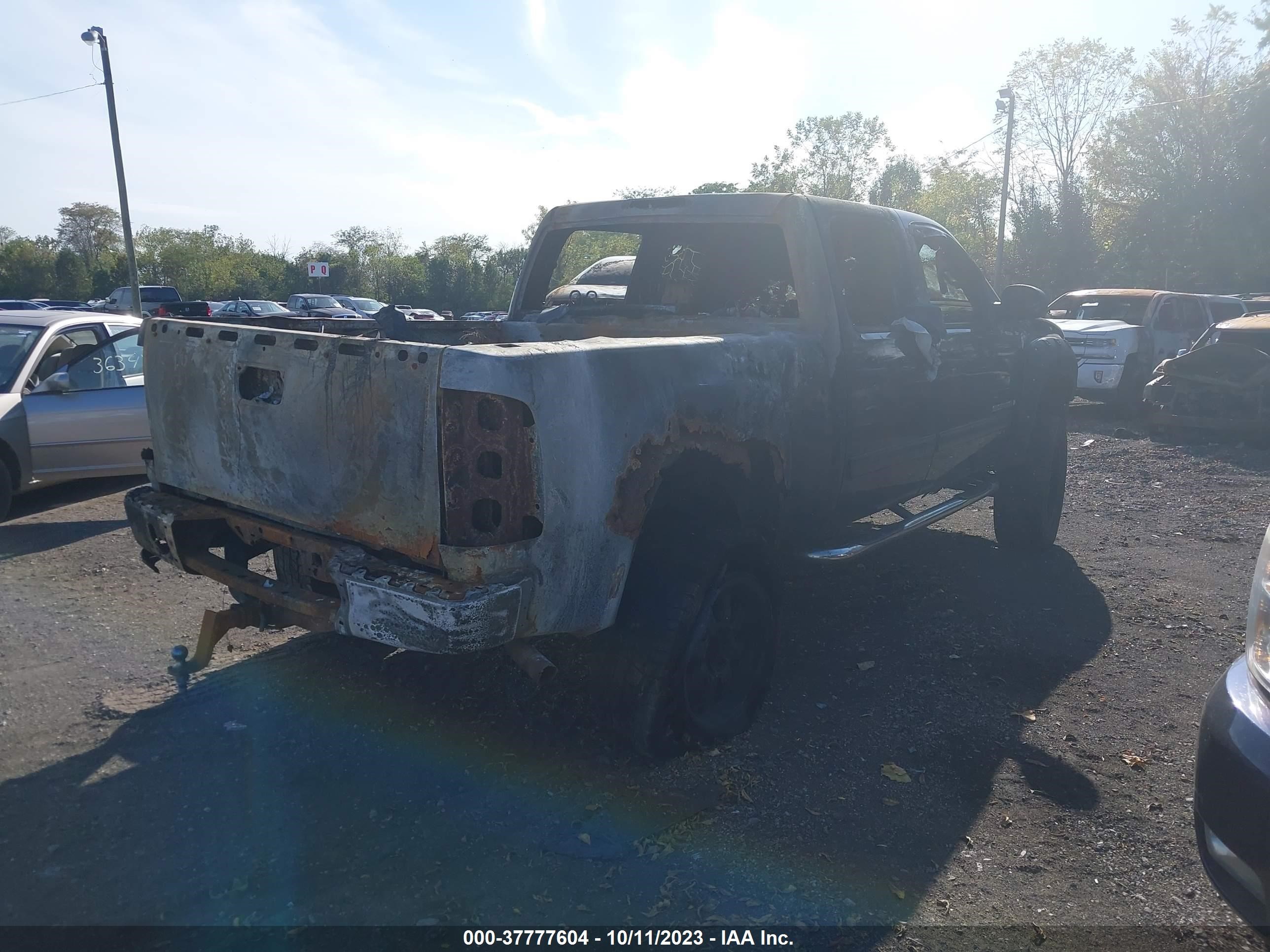 Photo 3 VIN: 2GTEK133491101510 - GMC SIERRA 