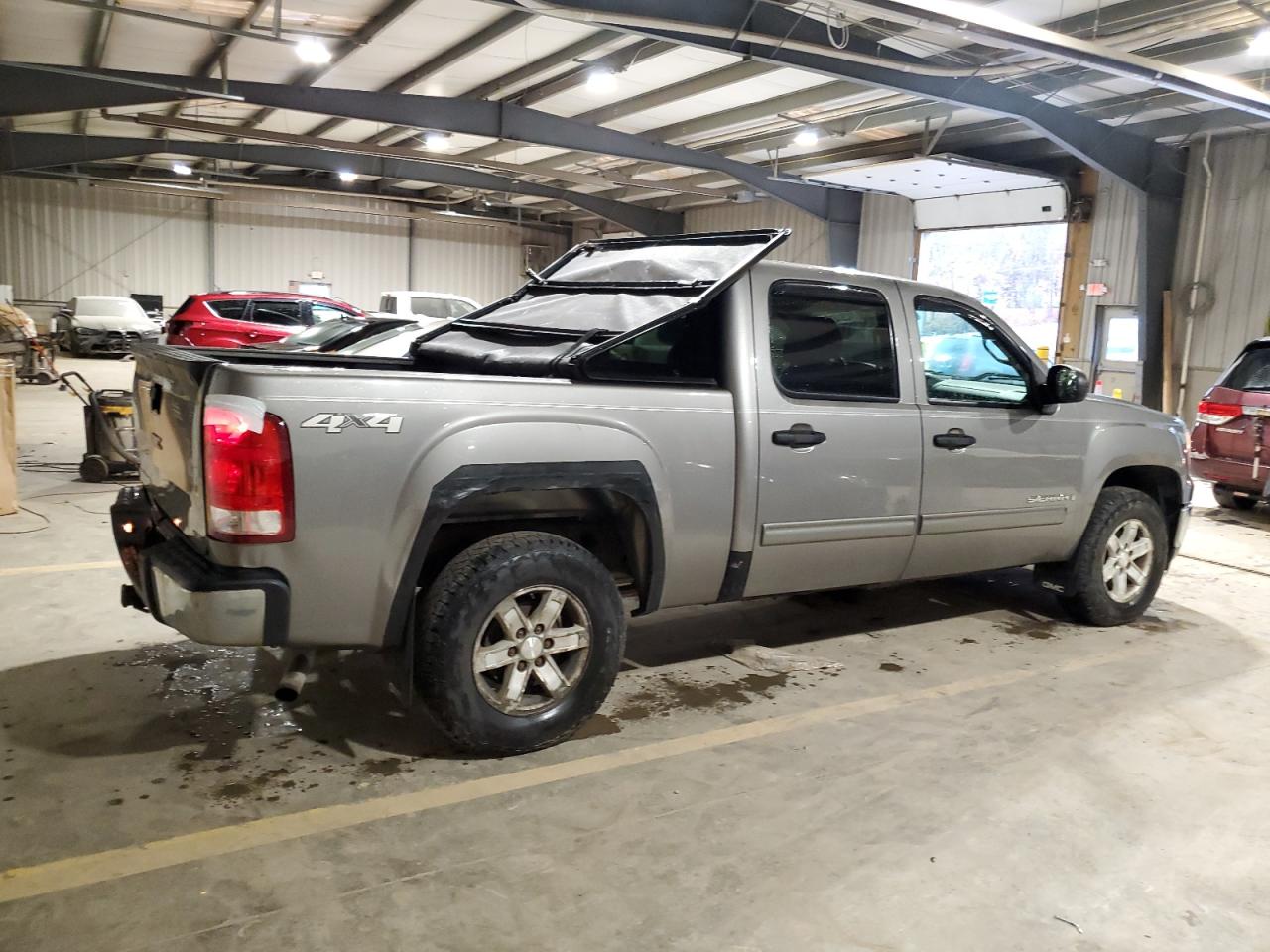 Photo 2 VIN: 2GTEK13C071714804 - GMC SIERRA 