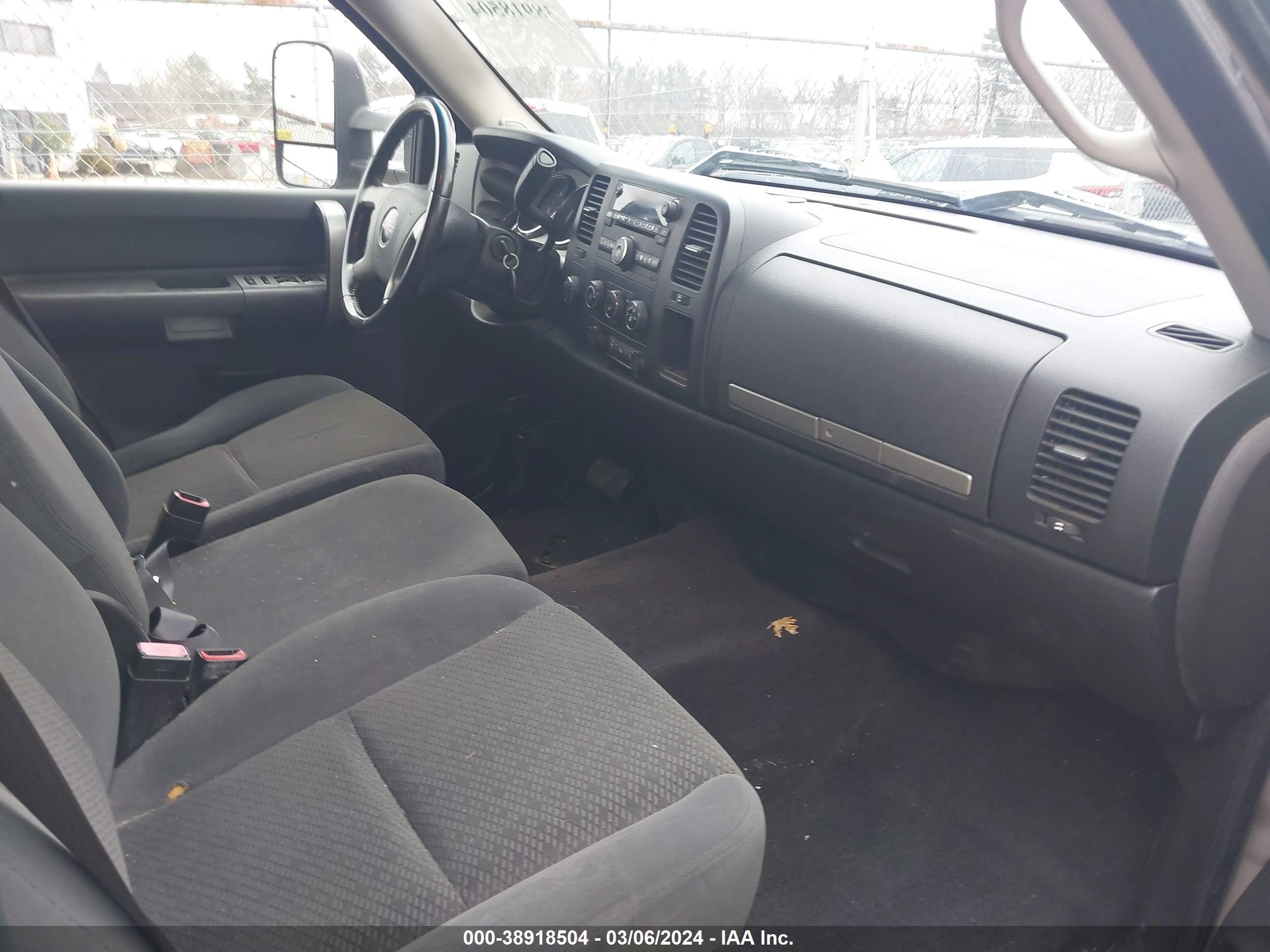 Photo 4 VIN: 2GTEK13C571595177 - GMC SIERRA 