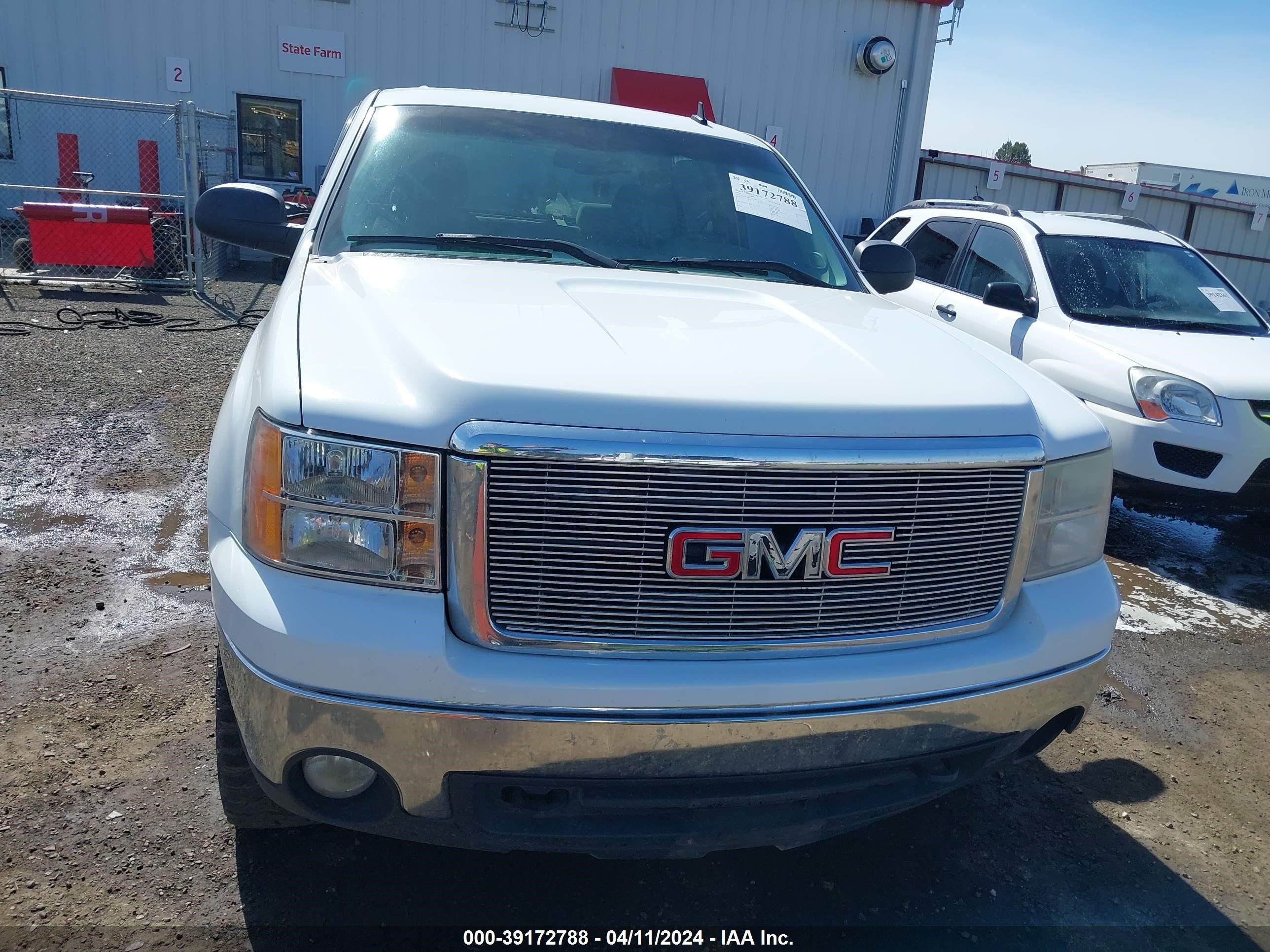 Photo 11 VIN: 2GTEK13C671571888 - GMC SIERRA 