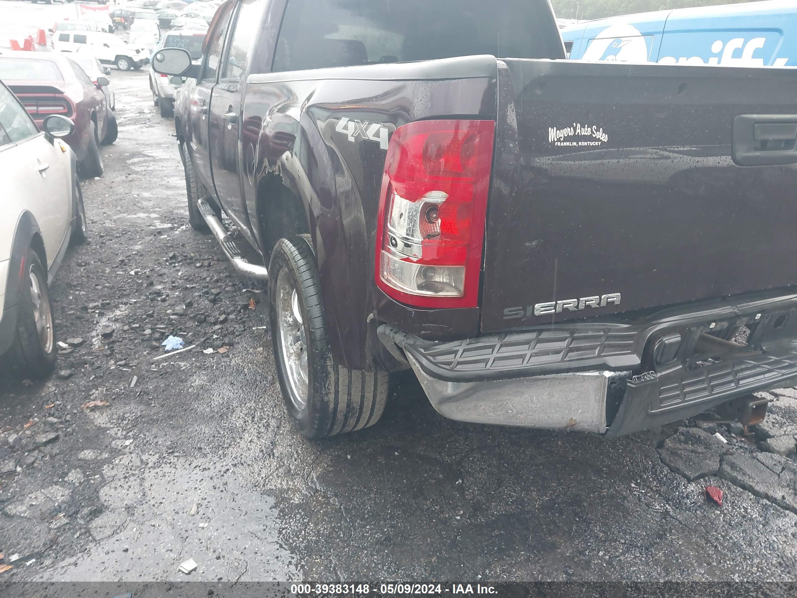 Photo 11 VIN: 2GTEK13C781270788 - GMC SIERRA 