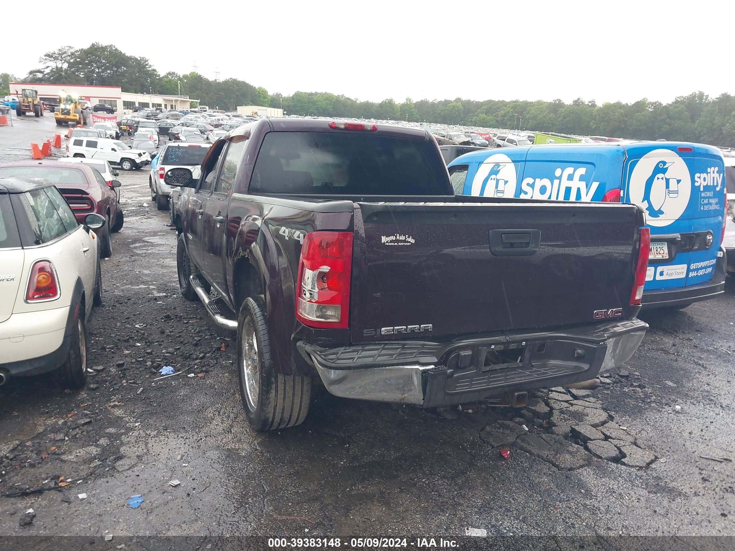 Photo 2 VIN: 2GTEK13C781270788 - GMC SIERRA 