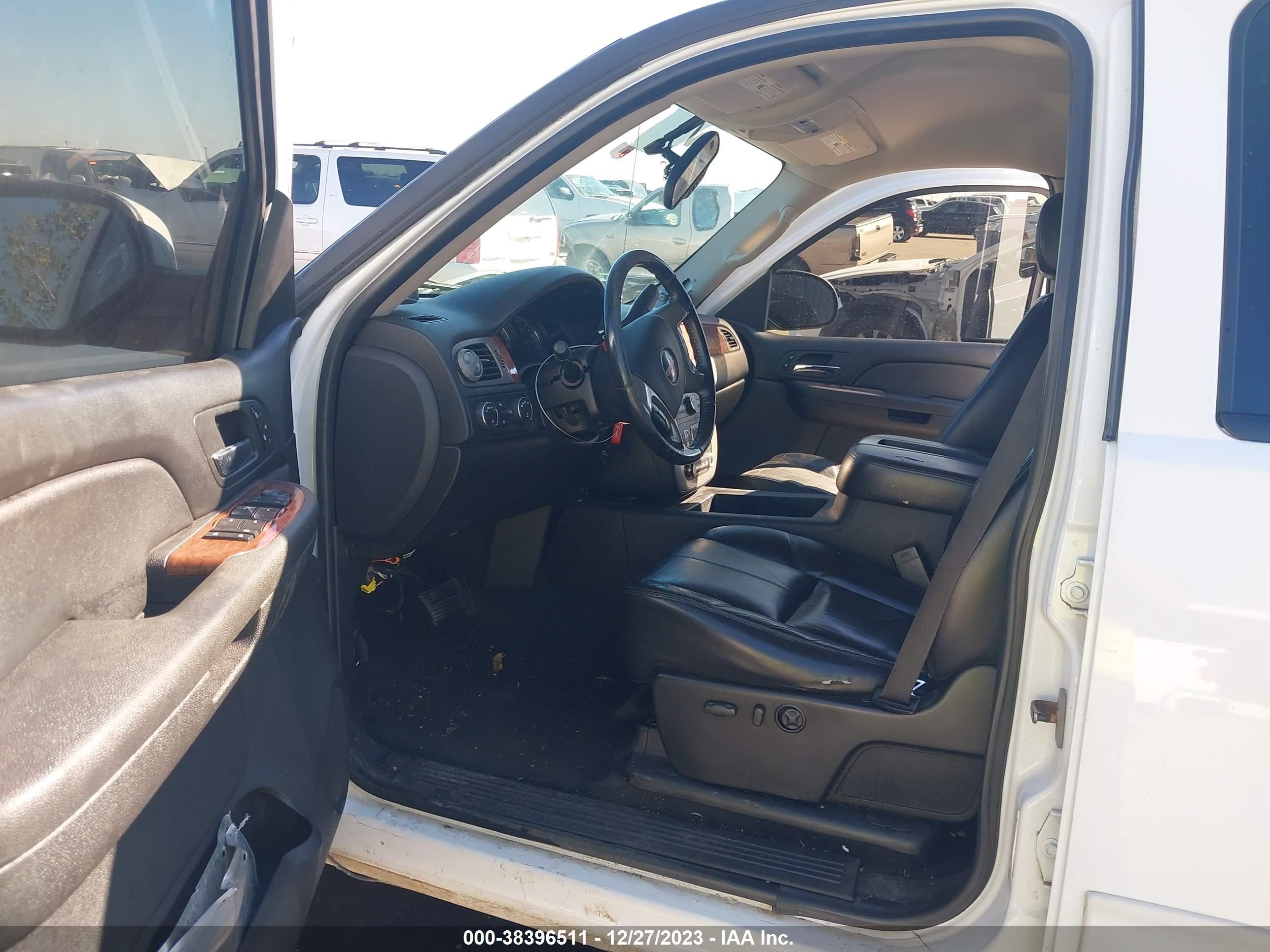 Photo 4 VIN: 2GTEK13M281138241 - GMC SIERRA 