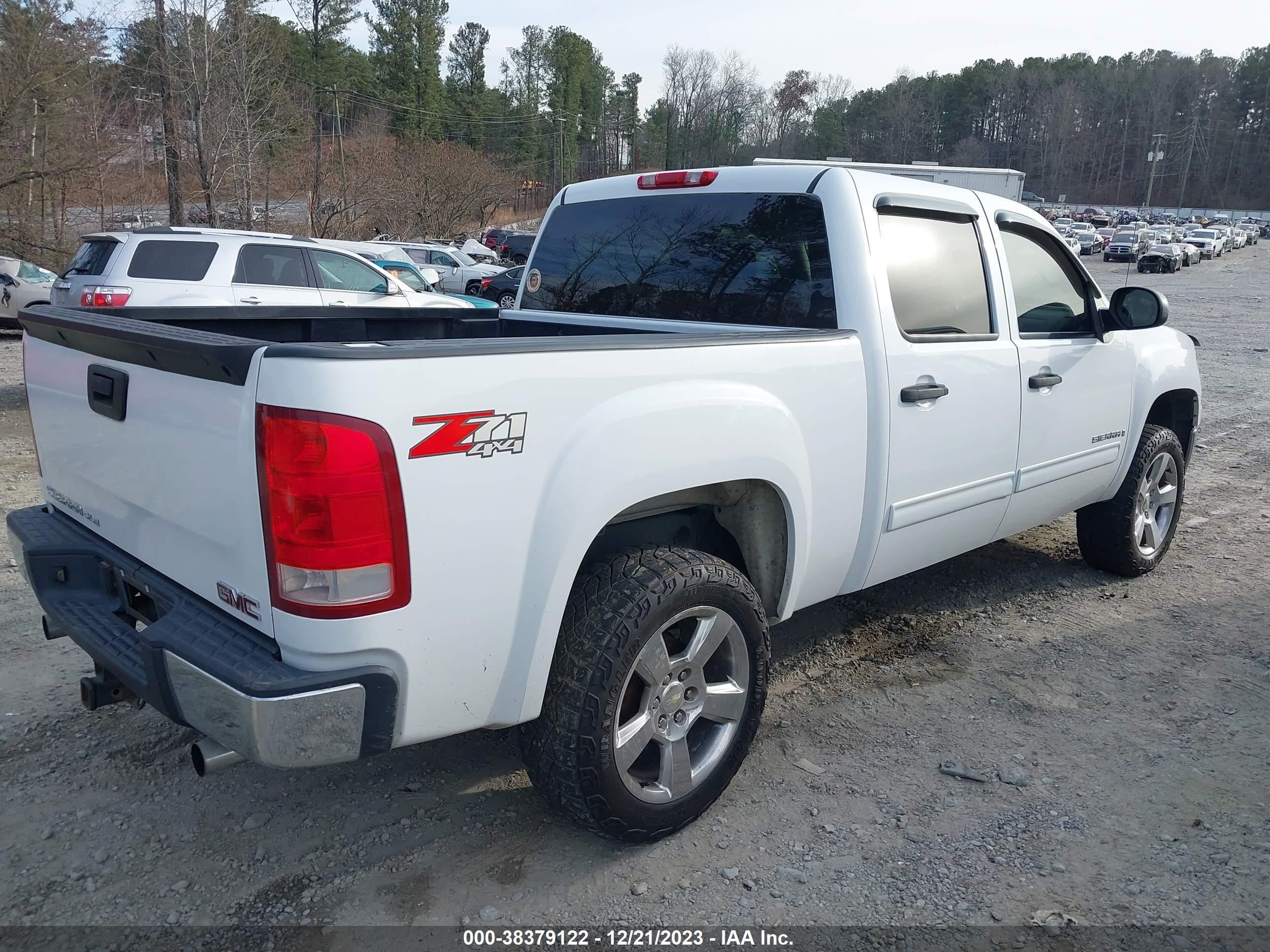 Photo 3 VIN: 2GTEK13M471633331 - GMC SIERRA 