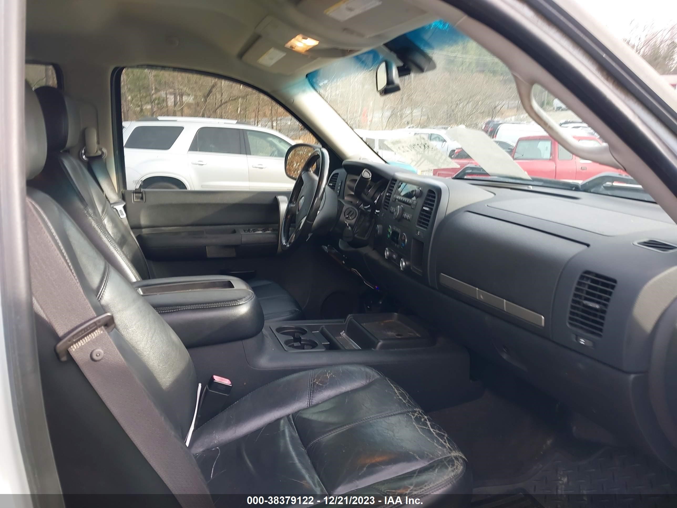 Photo 4 VIN: 2GTEK13M471633331 - GMC SIERRA 