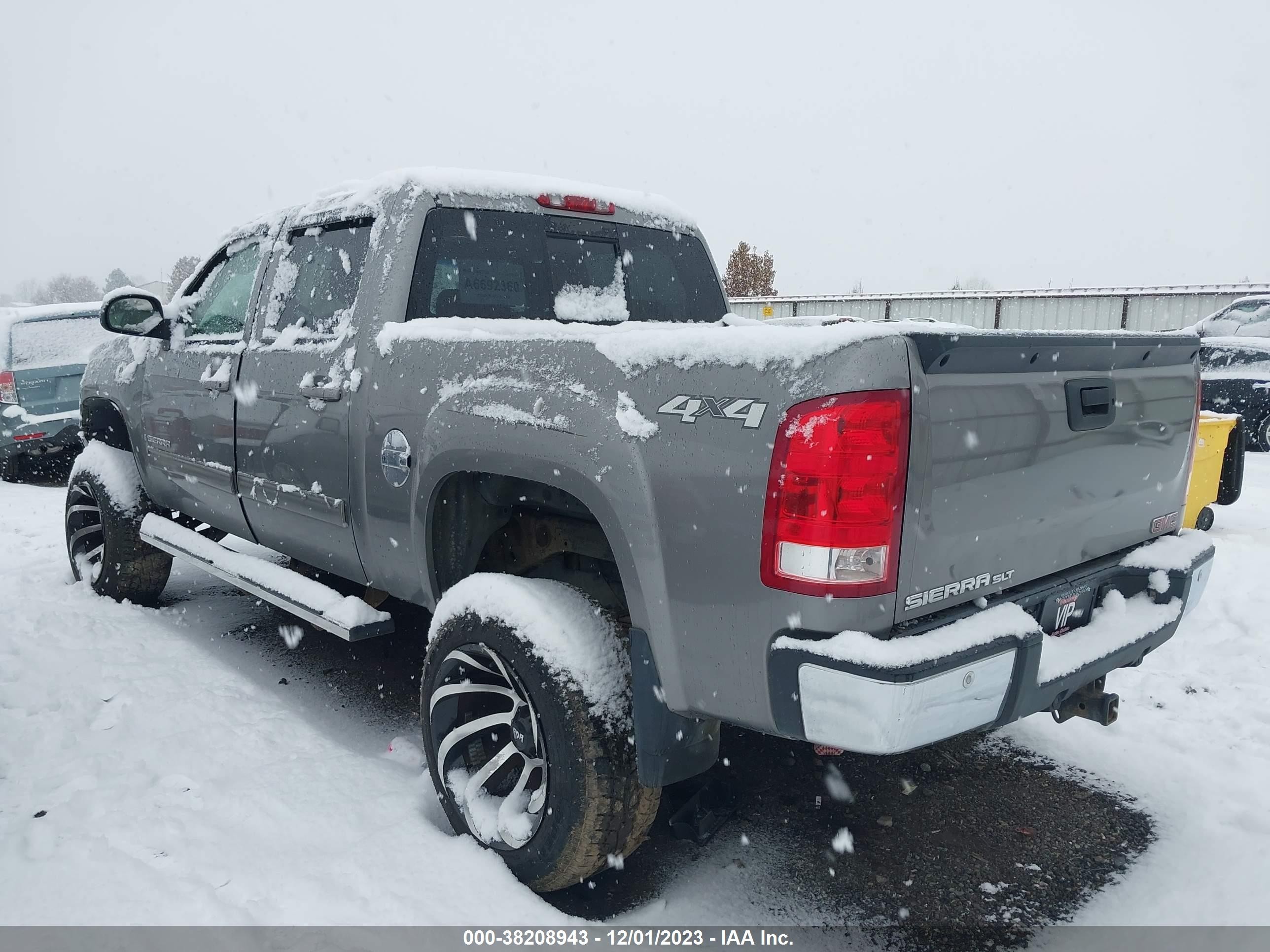 Photo 2 VIN: 2GTEK13M571609099 - GMC SIERRA 