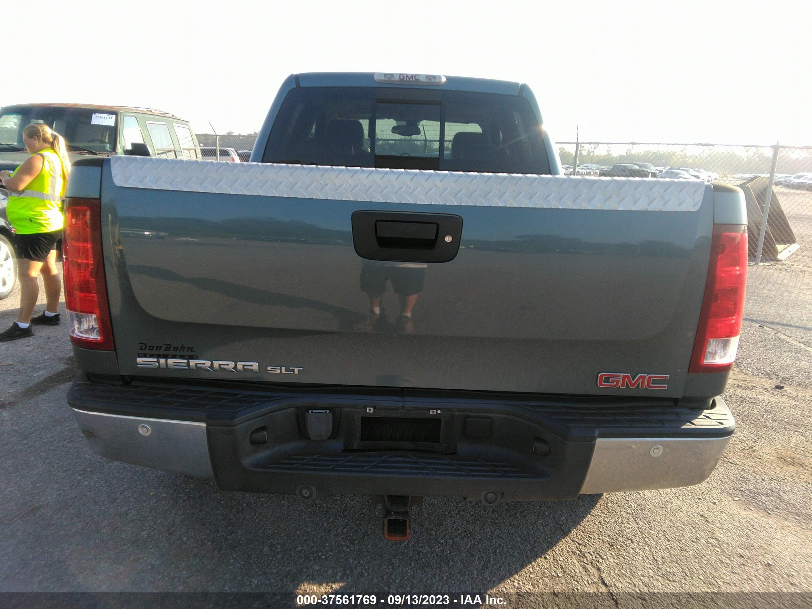 Photo 15 VIN: 2GTEK13M771507710 - GMC SIERRA 