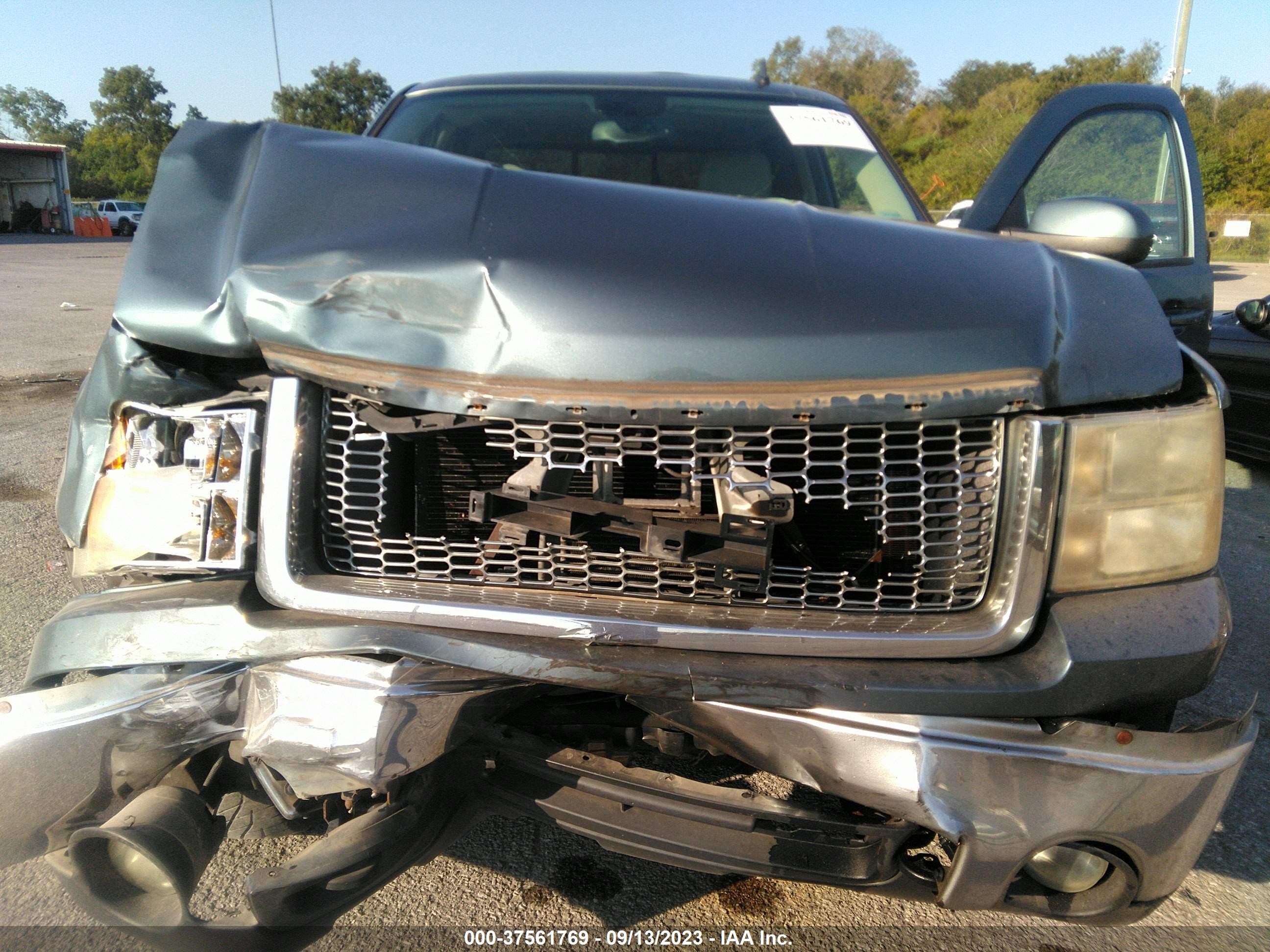 Photo 9 VIN: 2GTEK13M771507710 - GMC SIERRA 