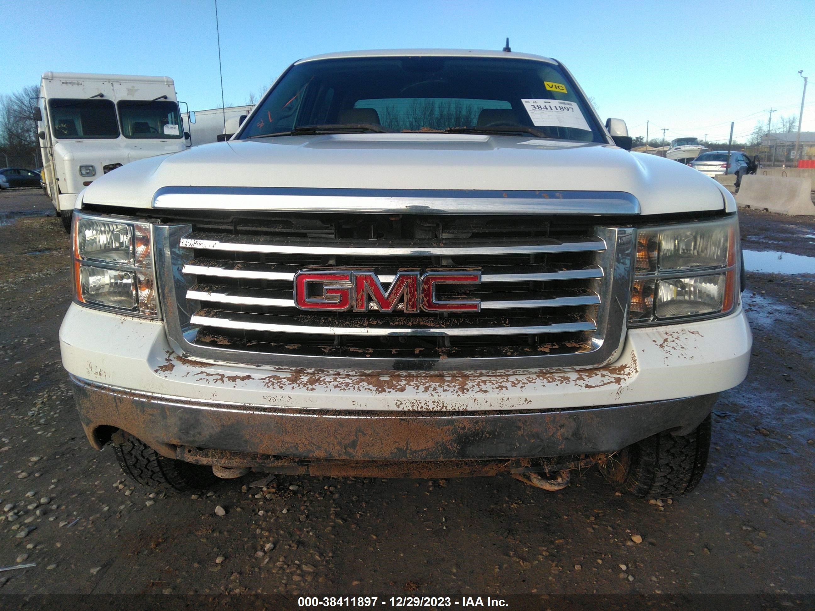 Photo 11 VIN: 2GTEK13M781167668 - GMC SIERRA 