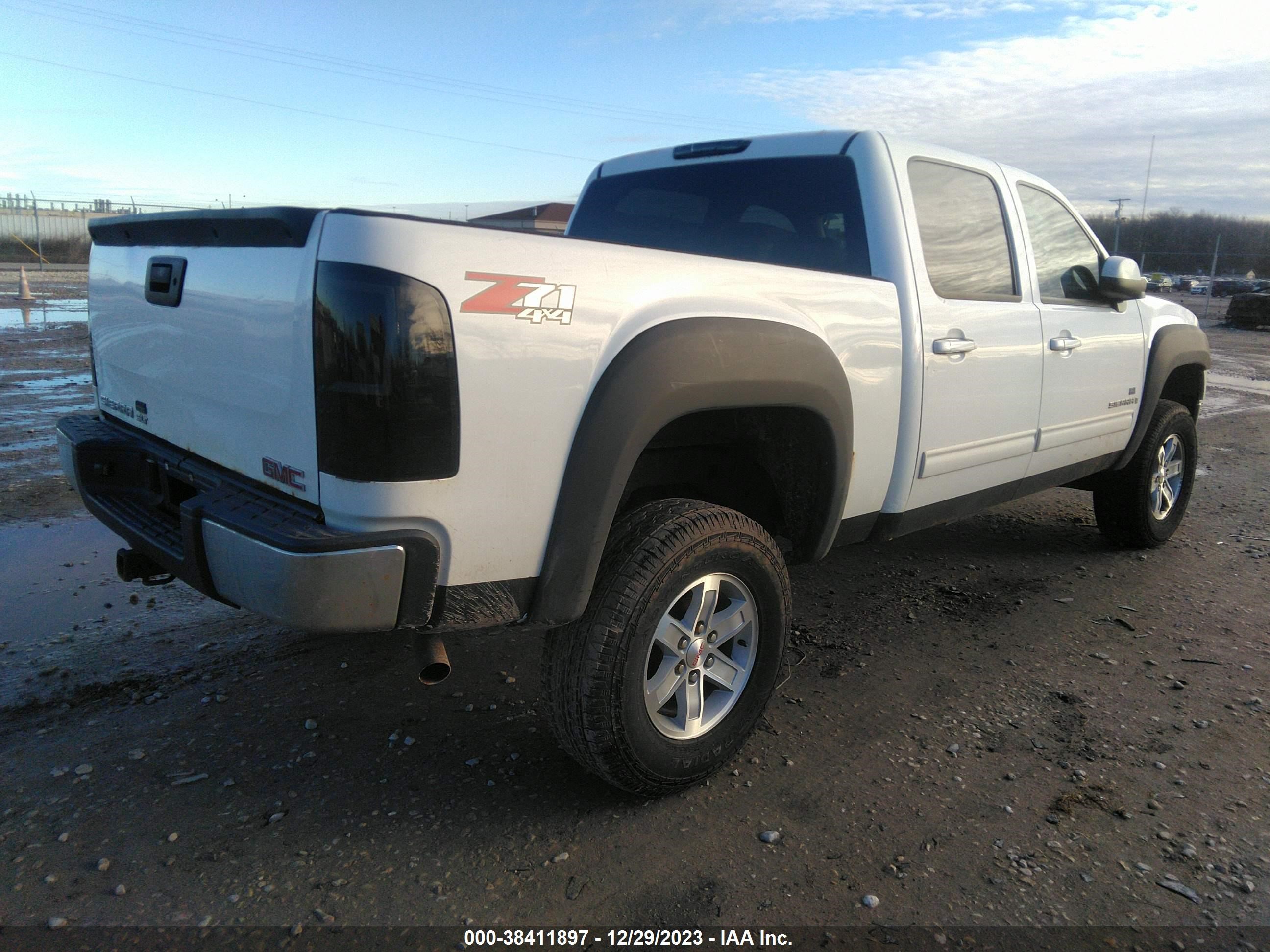 Photo 3 VIN: 2GTEK13M781167668 - GMC SIERRA 