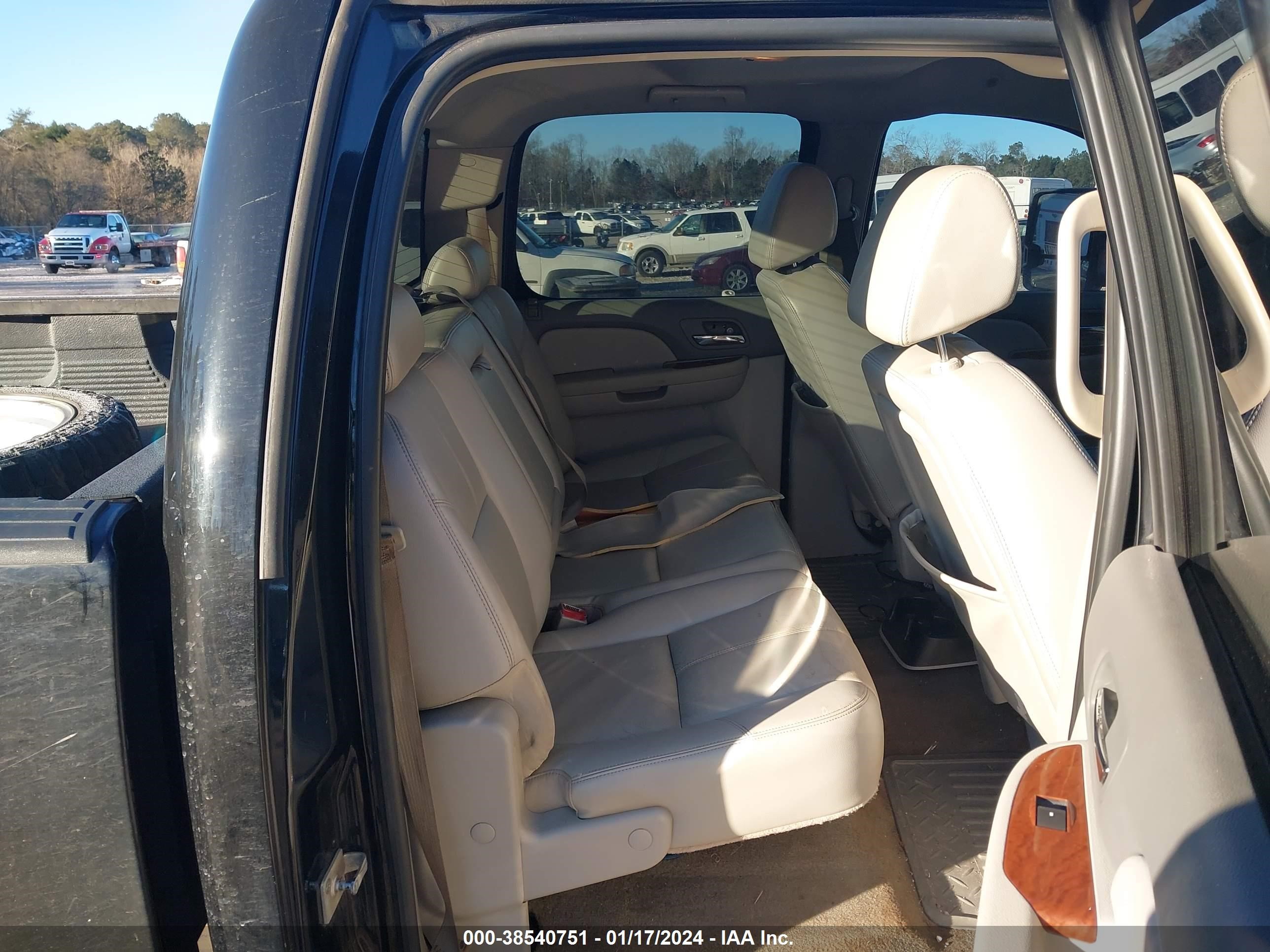 Photo 7 VIN: 2GTEK13M871539579 - GMC SIERRA 