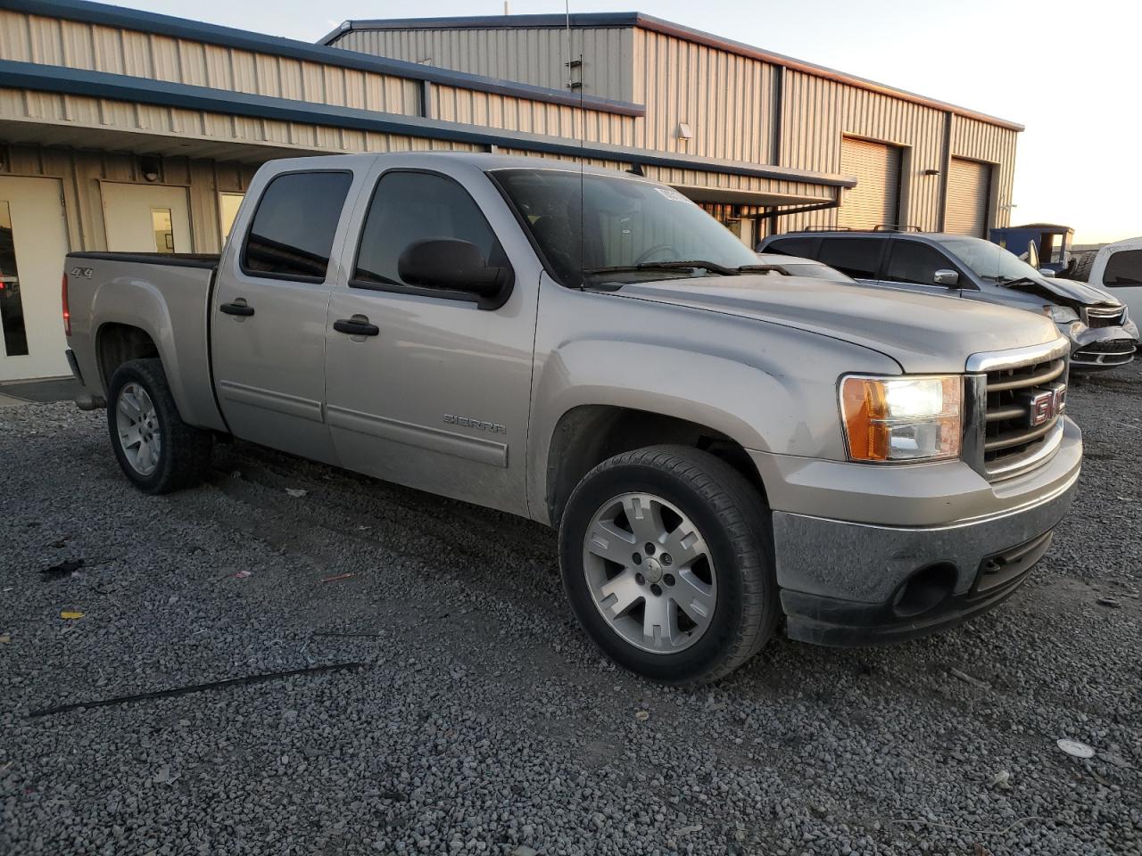 Photo 3 VIN: 2GTEK13M871616970 - GMC SIERRA 