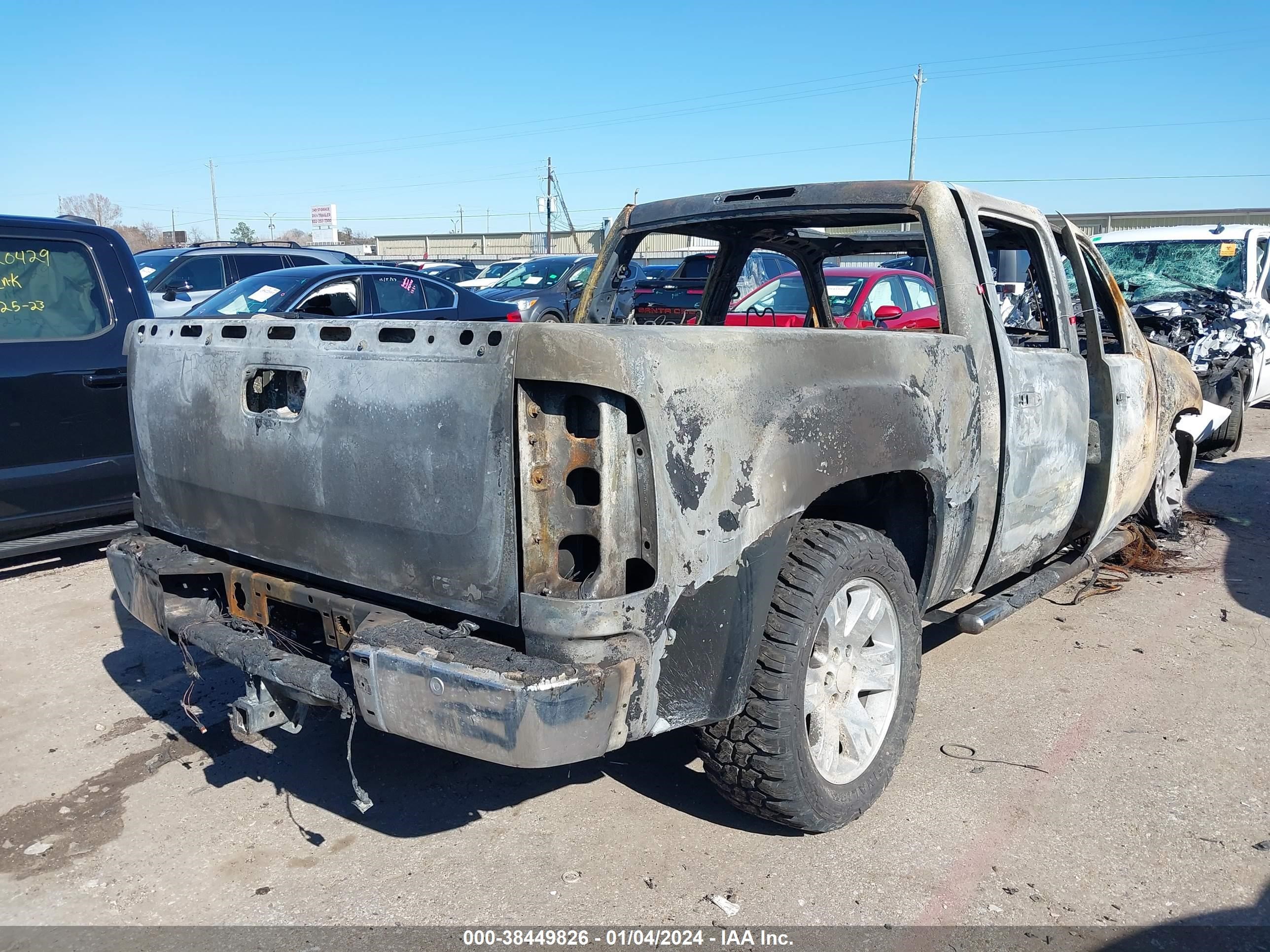 Photo 3 VIN: 2GTEK13M971688681 - GMC SIERRA 