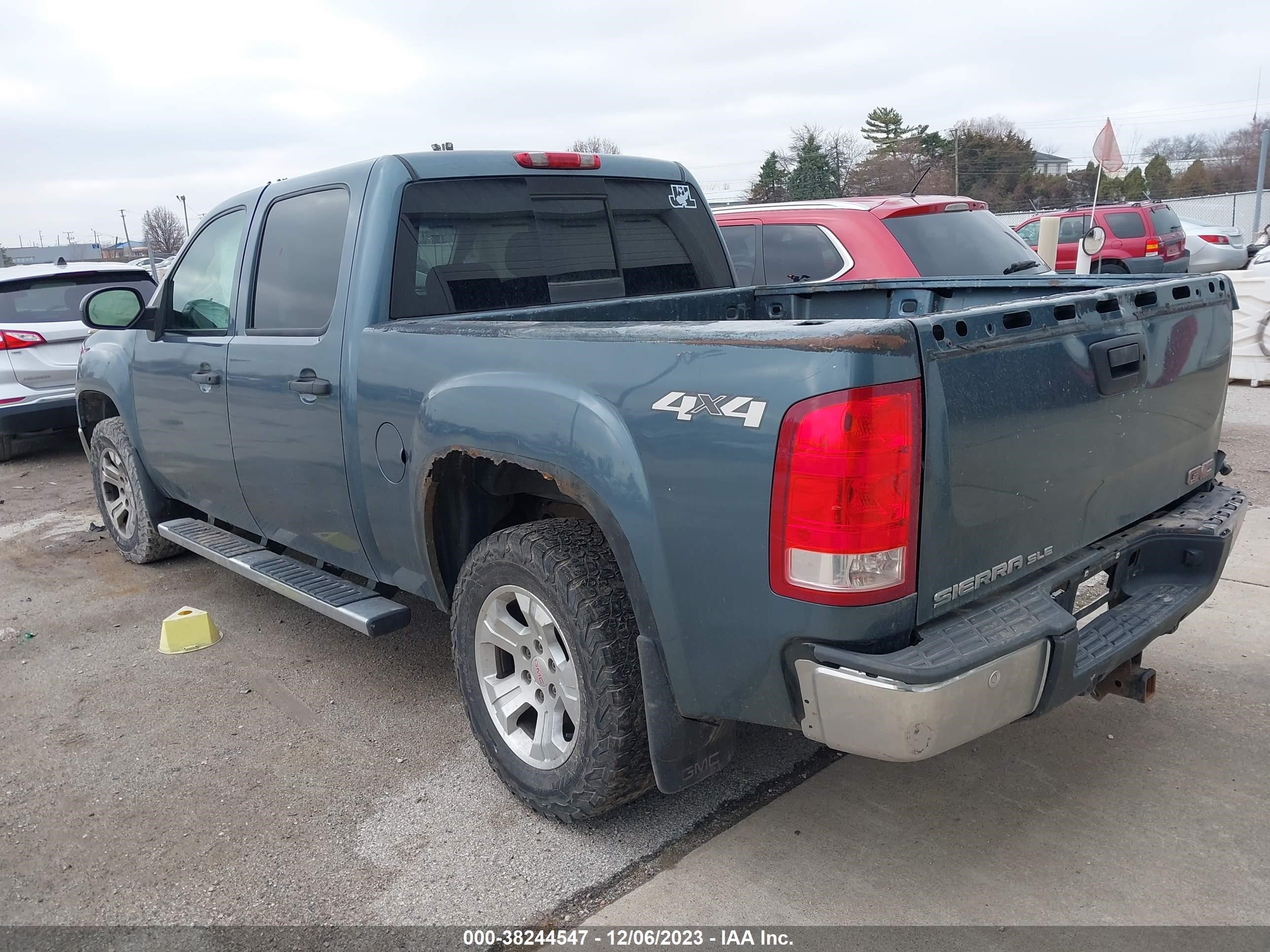 Photo 2 VIN: 2GTEK13M981226879 - GMC SIERRA 