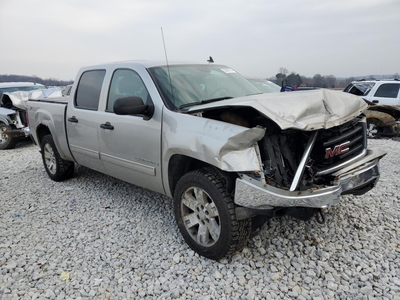 Photo 3 VIN: 2GTEK13MX81107206 - GMC SIERRA 