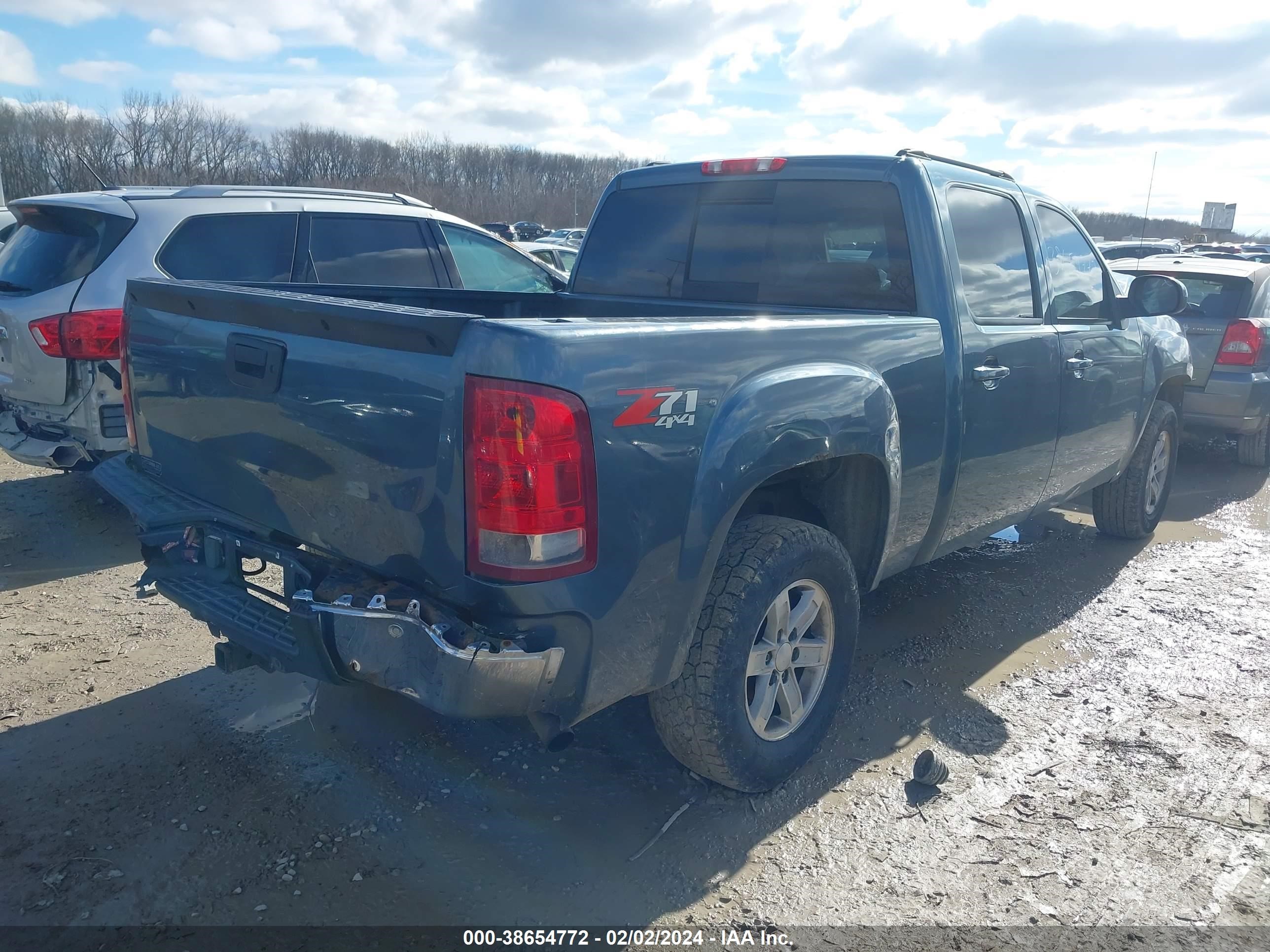 Photo 3 VIN: 2GTEK13MX81175134 - GMC SIERRA 