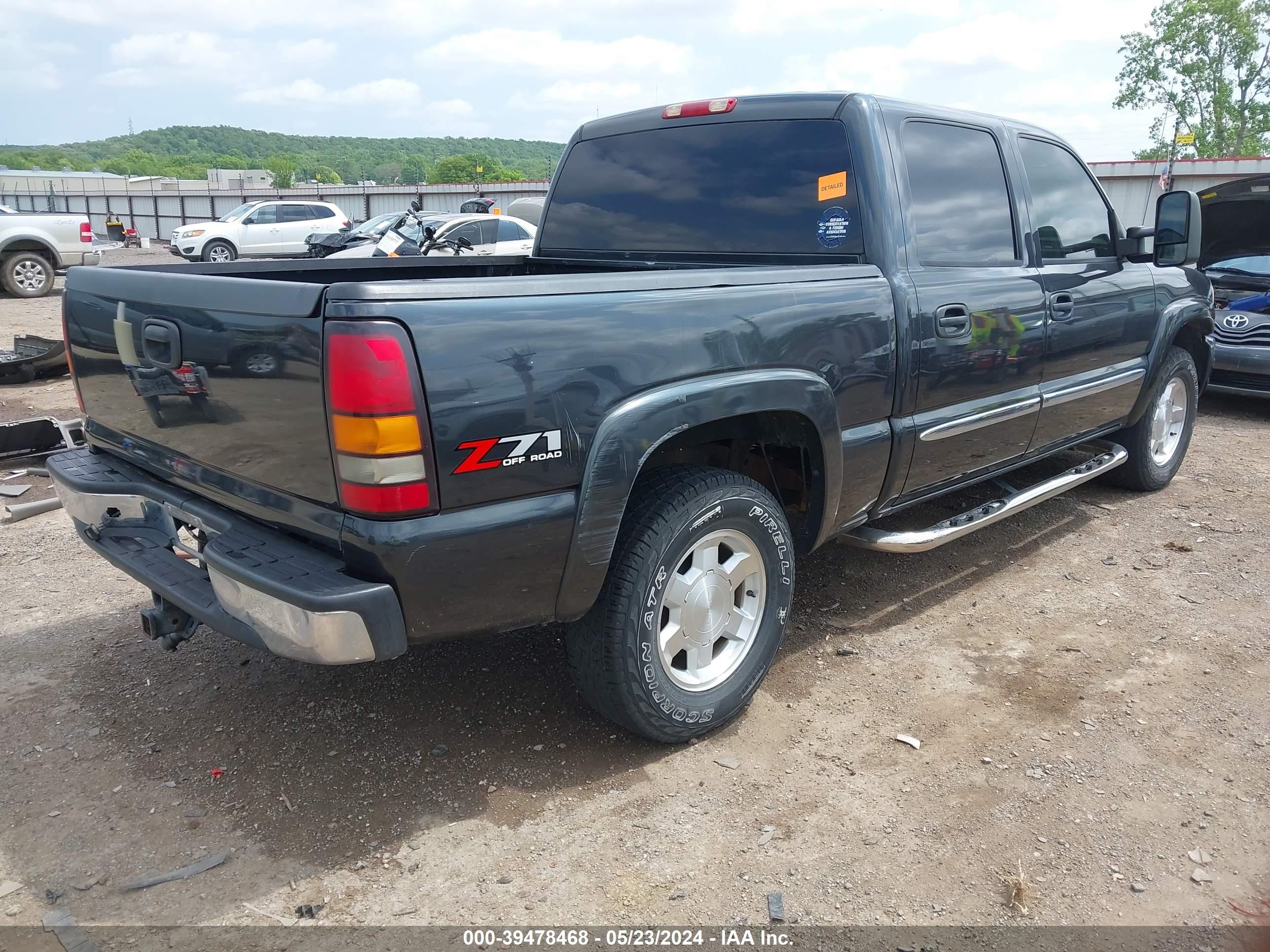 Photo 3 VIN: 2GTEK13T051356200 - GMC SIERRA 