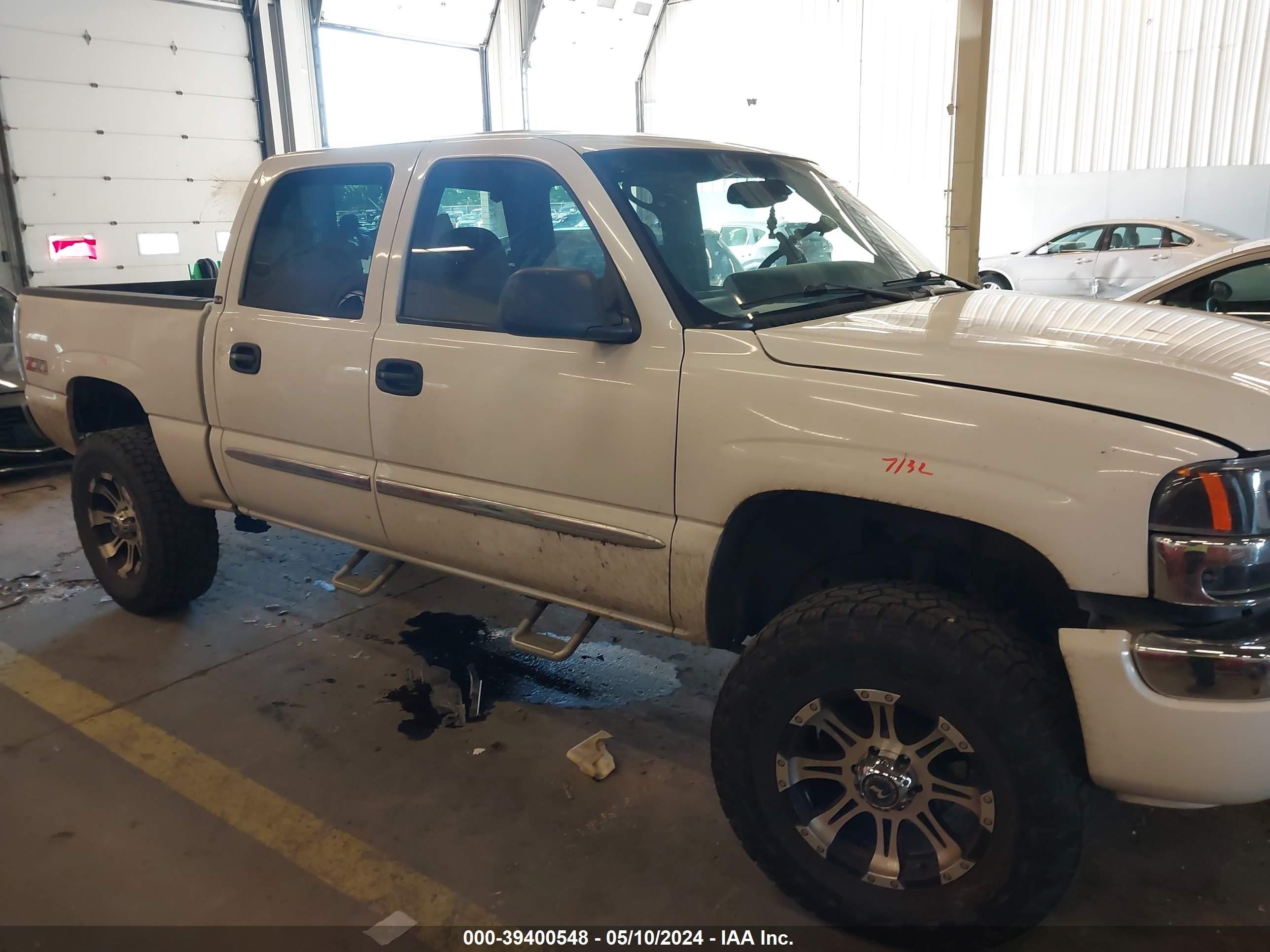 Photo 12 VIN: 2GTEK13T061102925 - GMC SIERRA 