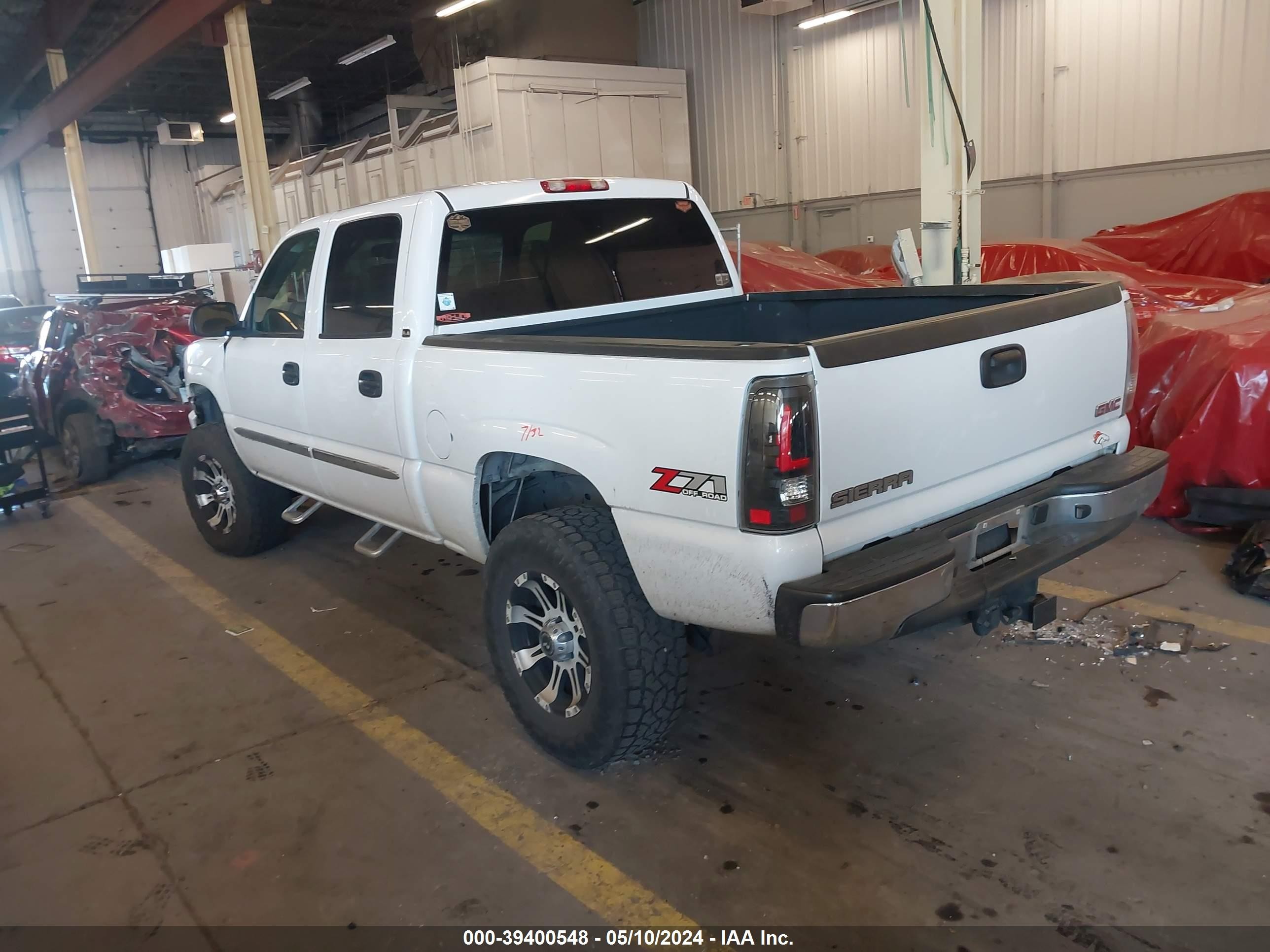 Photo 2 VIN: 2GTEK13T061102925 - GMC SIERRA 