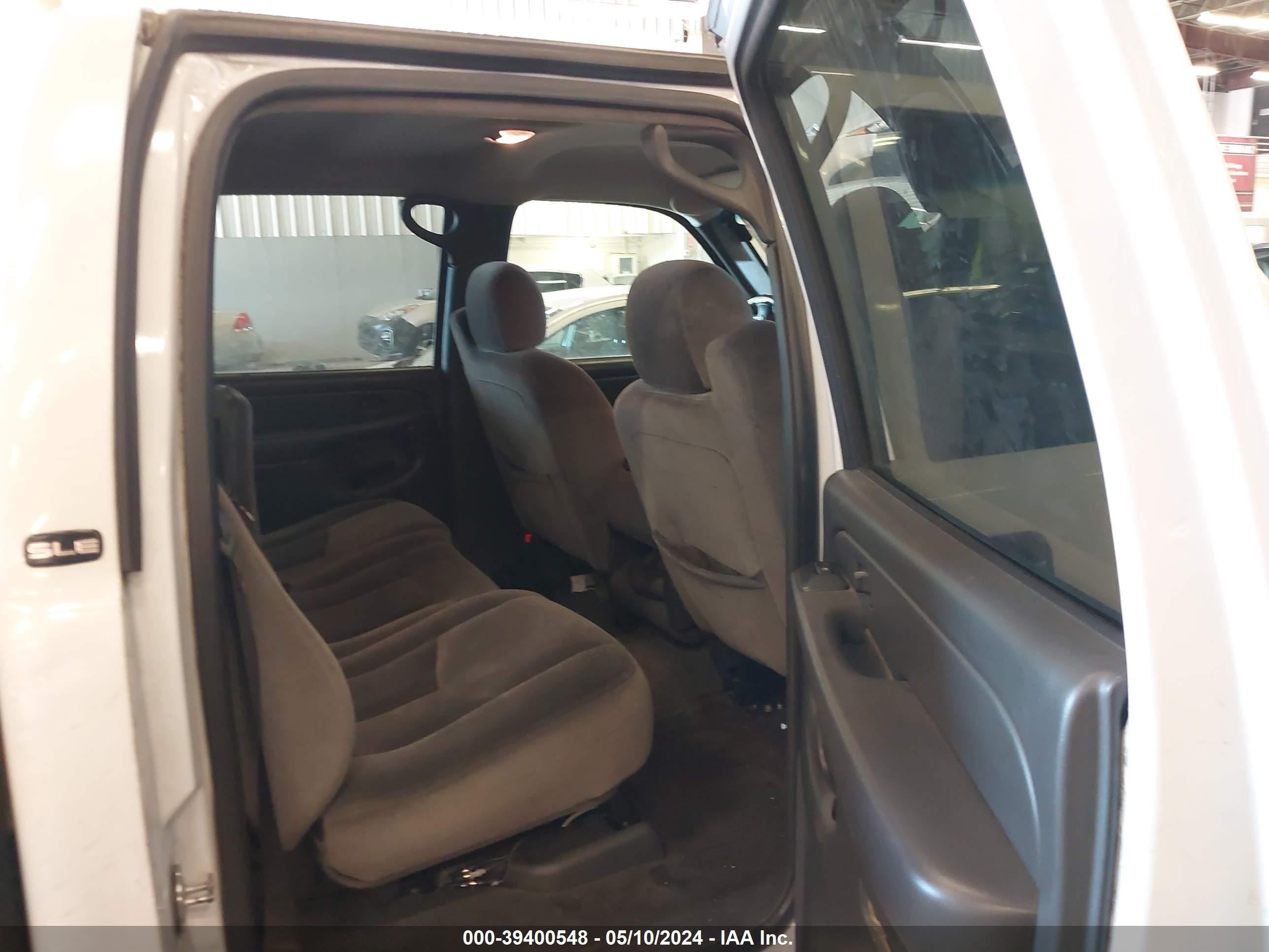 Photo 7 VIN: 2GTEK13T061102925 - GMC SIERRA 