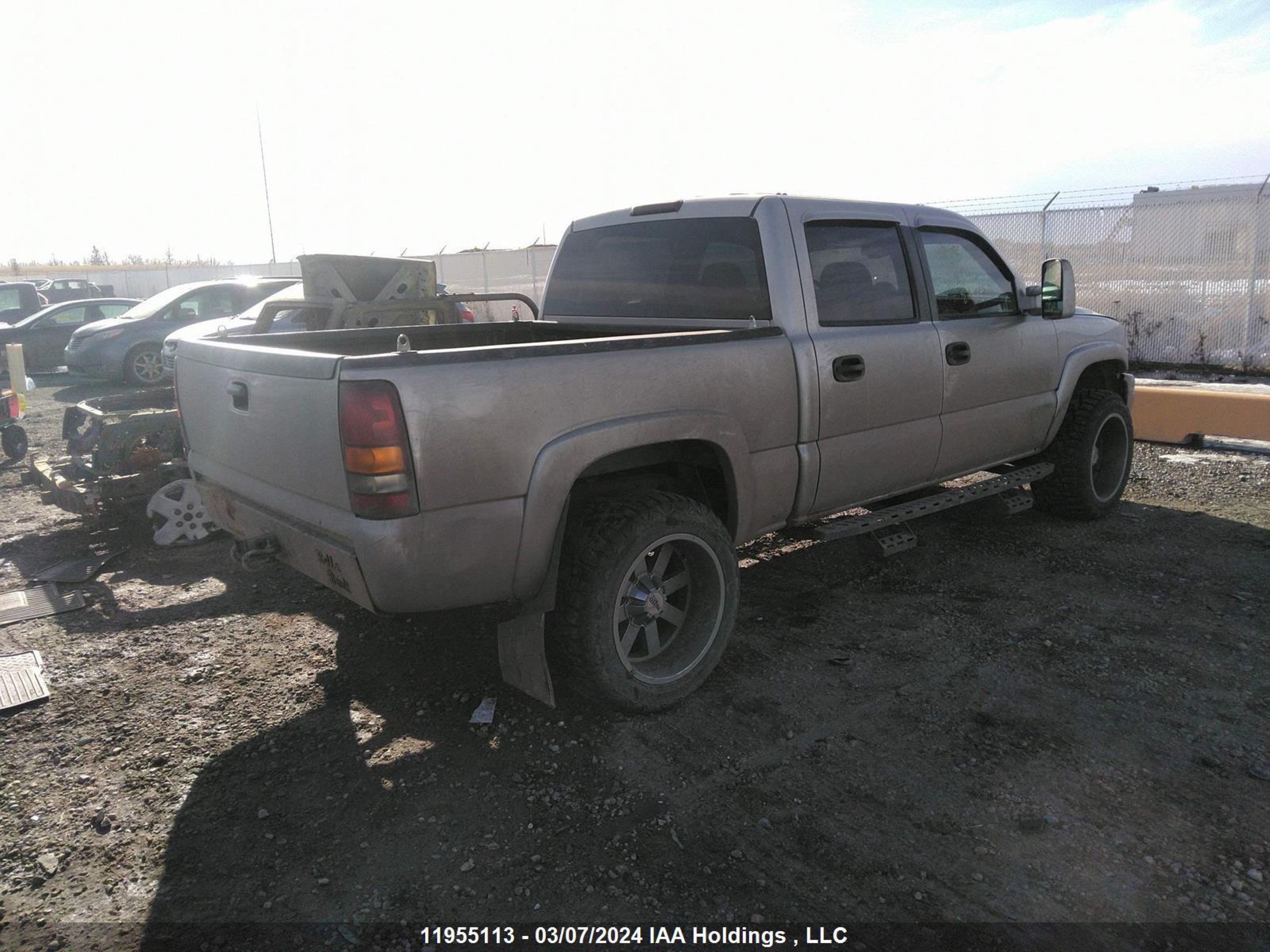 Photo 3 VIN: 2GTEK13T241404231 - GMC NULL 