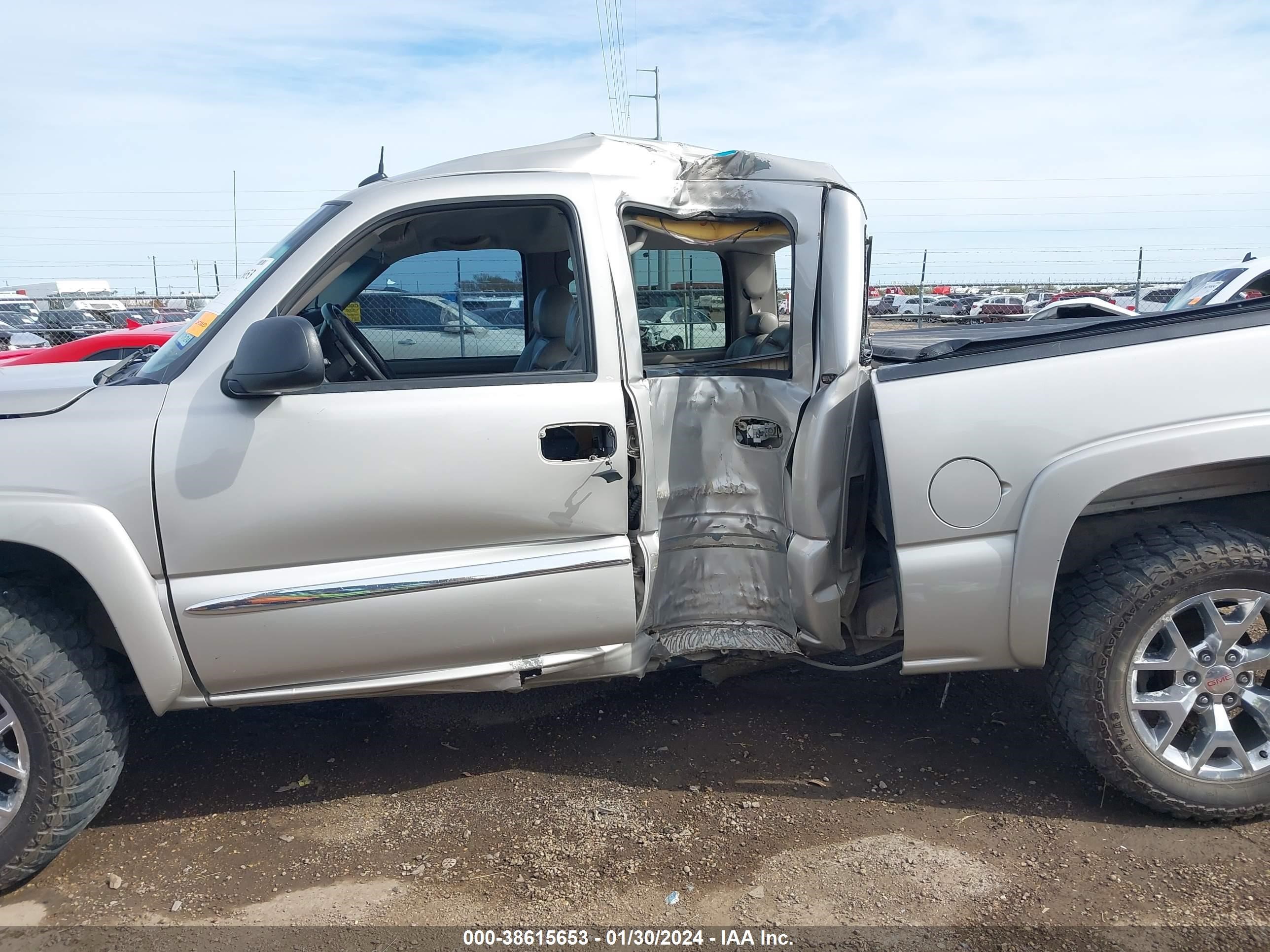 Photo 13 VIN: 2GTEK13T341317910 - GMC SIERRA 