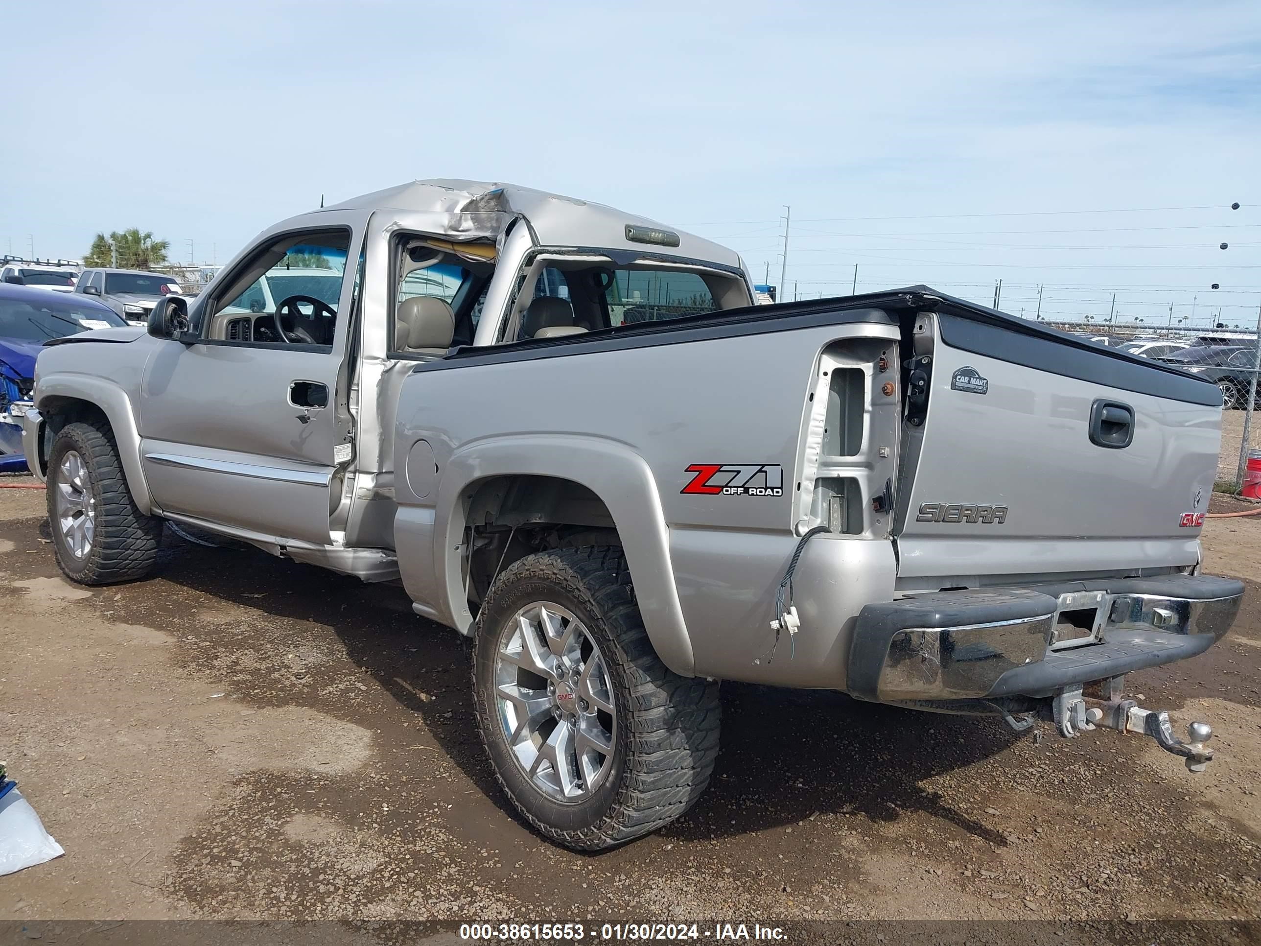 Photo 2 VIN: 2GTEK13T341317910 - GMC SIERRA 