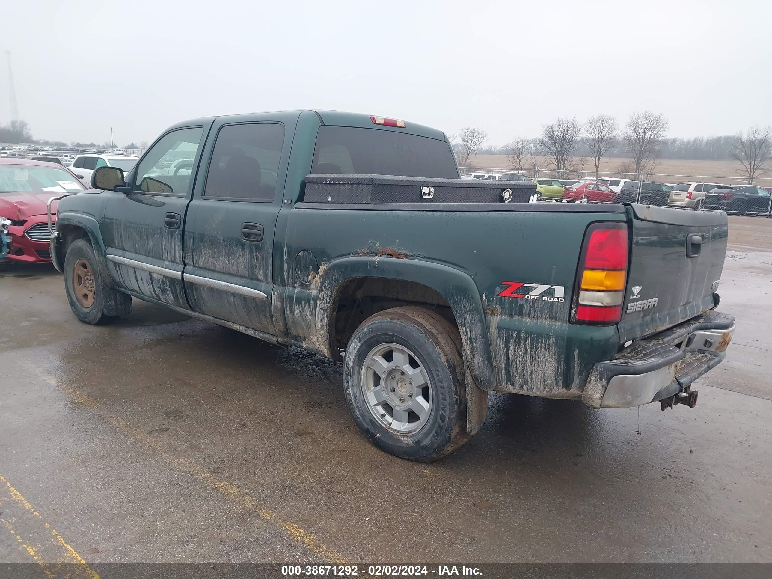 Photo 2 VIN: 2GTEK13T341357002 - GMC SIERRA 