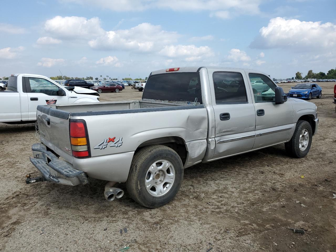 Photo 2 VIN: 2GTEK13T461220458 - GMC SIERRA 