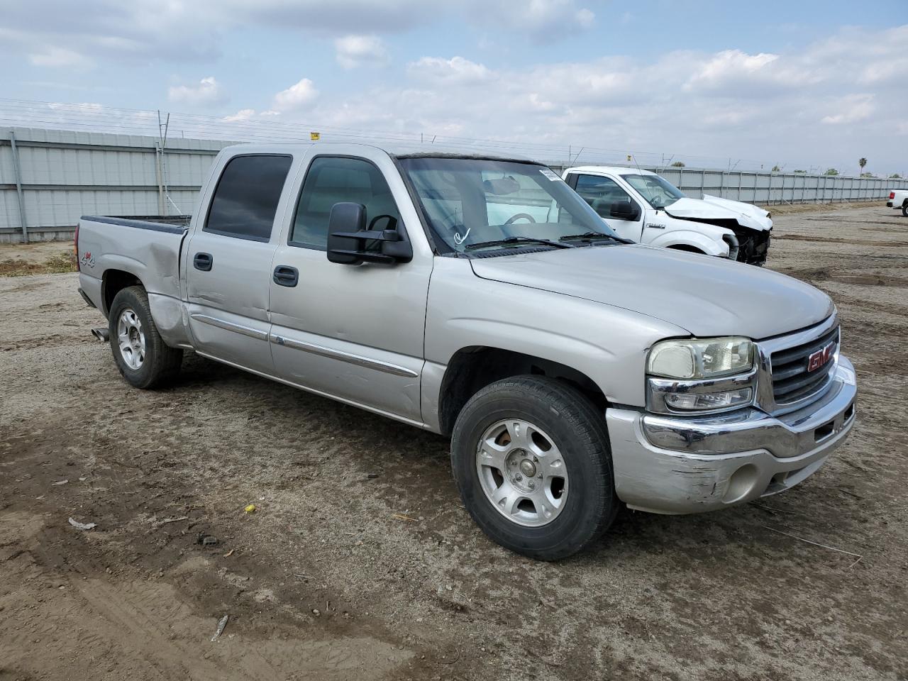 Photo 3 VIN: 2GTEK13T461220458 - GMC SIERRA 