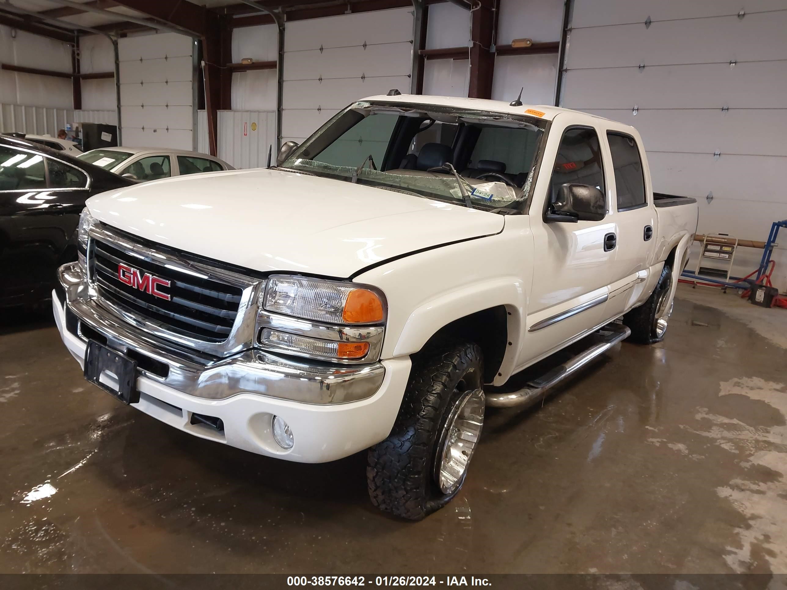 Photo 2 VIN: 2GTEK13T651379819 - GMC SIERRA 