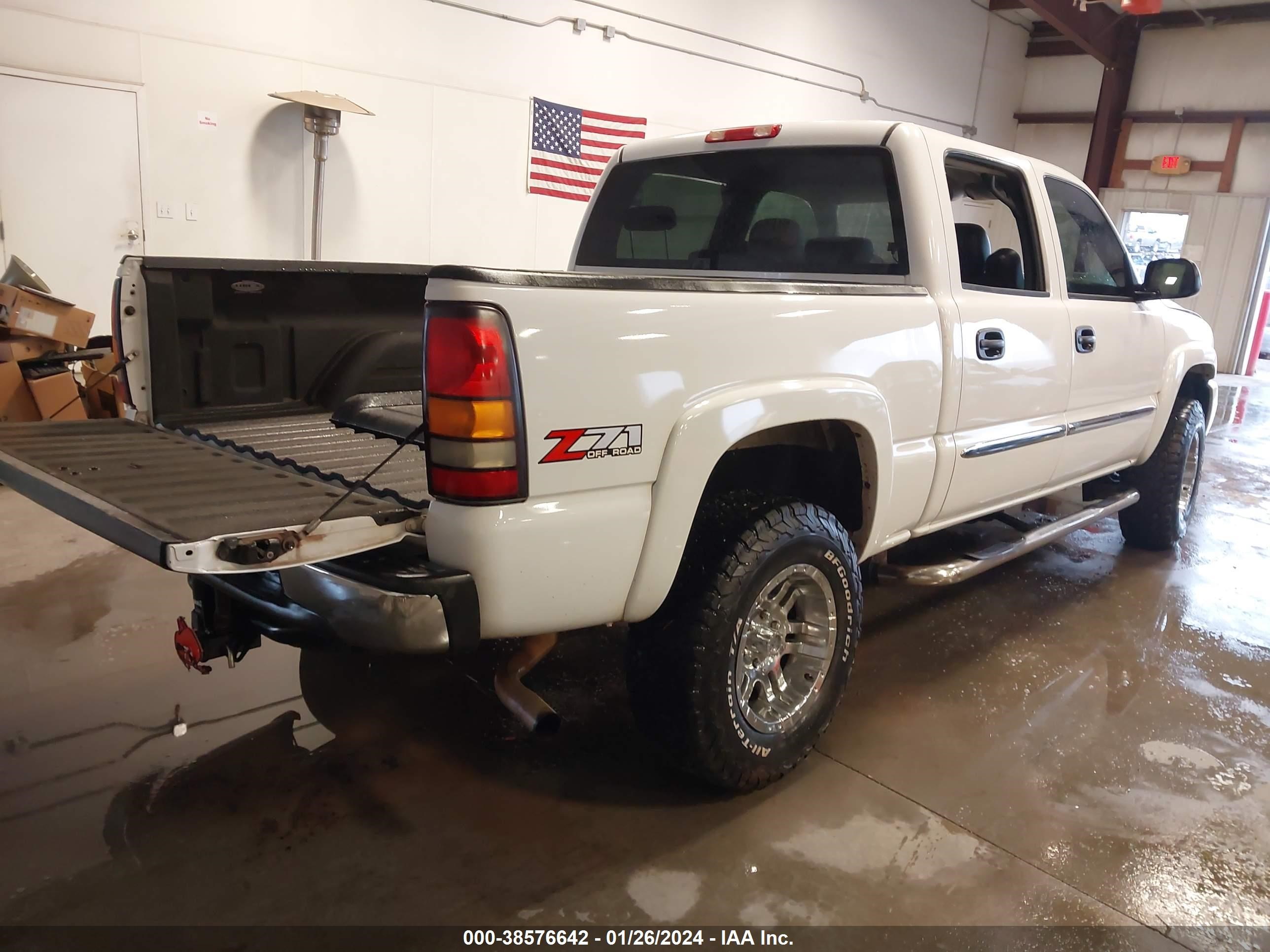 Photo 4 VIN: 2GTEK13T651379819 - GMC SIERRA 